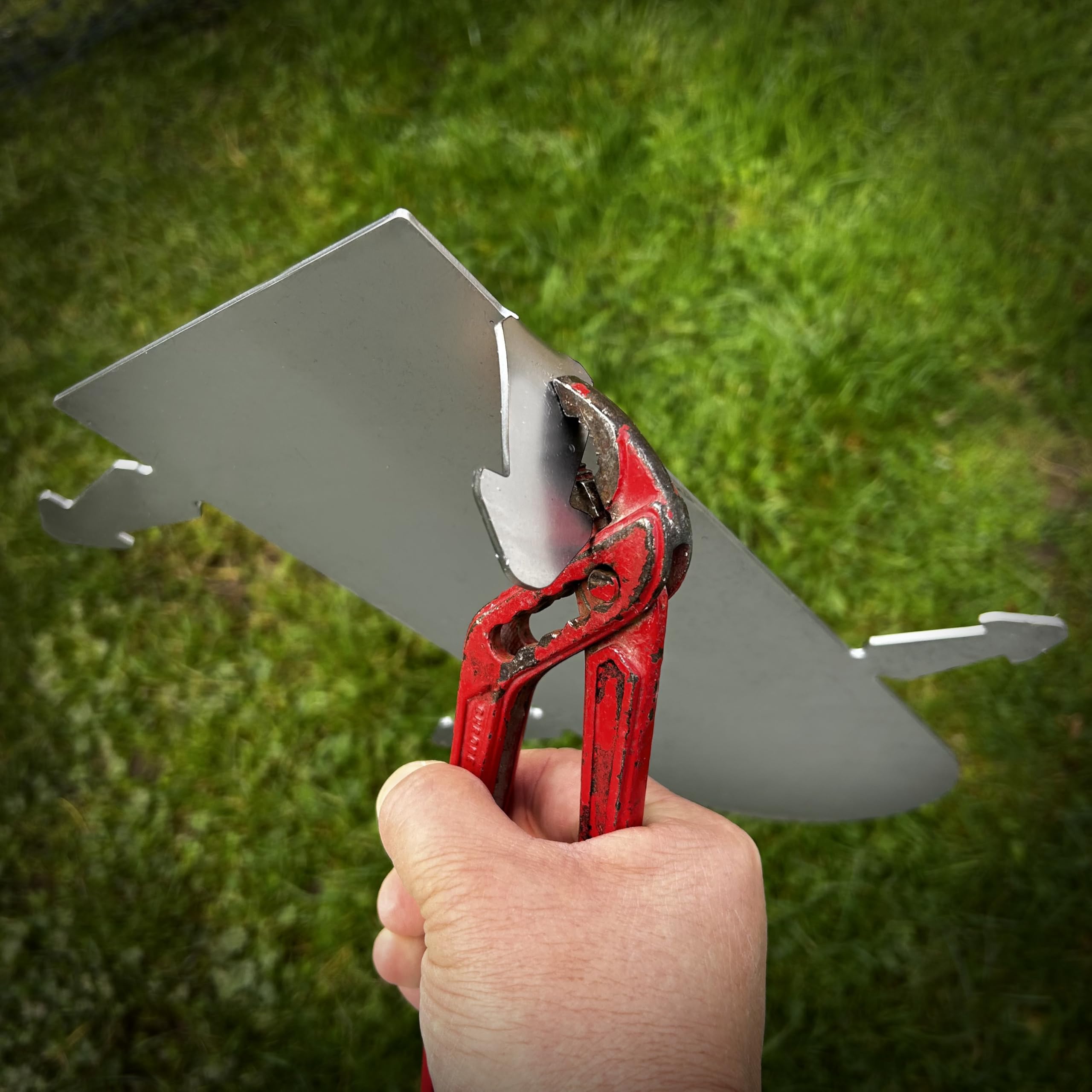 8er Set Edelrost Rasenkantensteine, Rasenkante aus Metall – Stabile Beeteinfassung & Mähkante für Garten, Rasen & Beete – Langlebig, Einfache Montage, ideal für Rasenmäher, Rasenroboter, Mähroboter