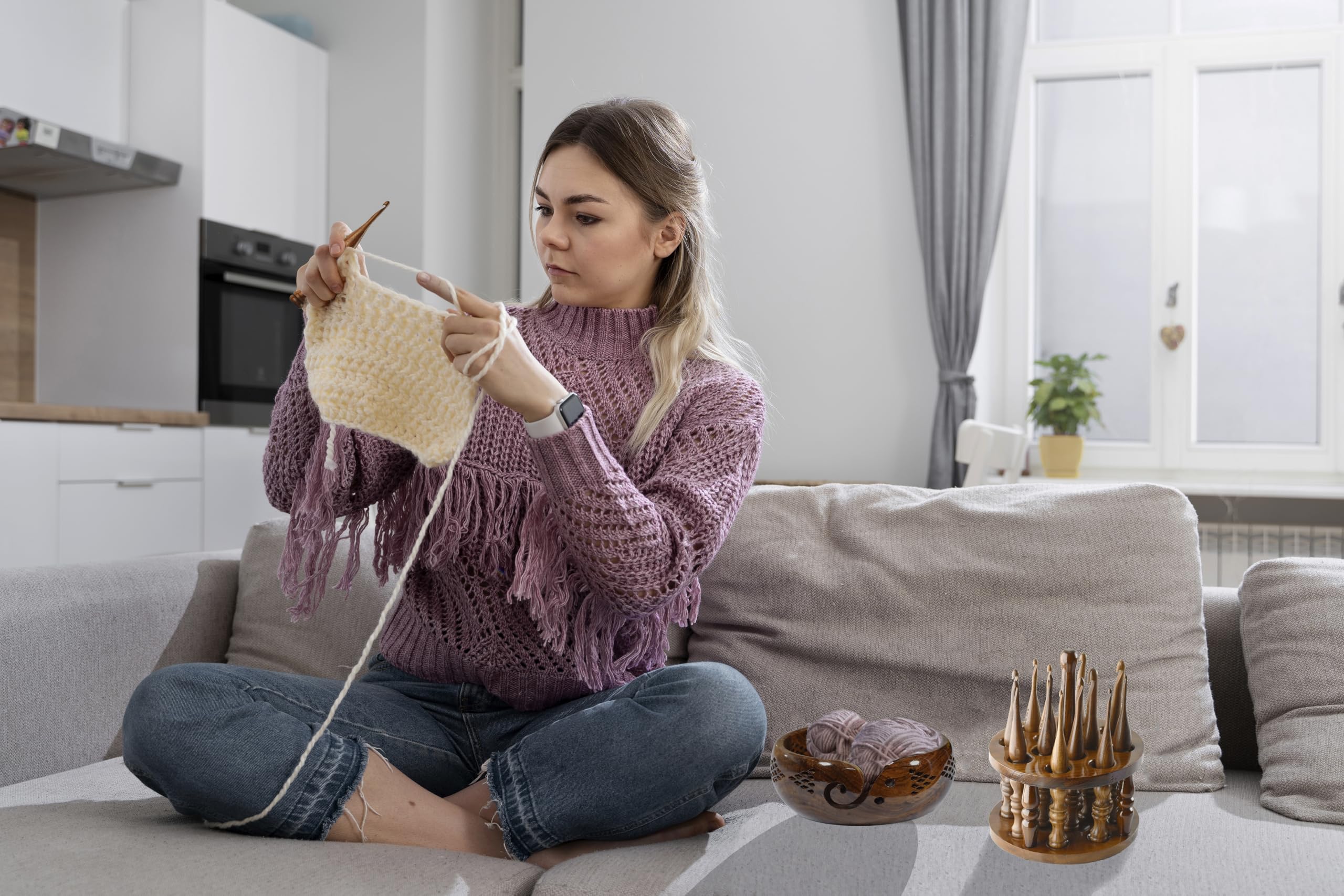 DnU Avenue Drewniane ergonomiczne haczyki do szydełkowania, zestaw 13 haczyków, rozmiar od 3,5 mm do 12 mm, ręcznie robione, trwałe i lekkie narzędzia do szydełkowania (haczyki ze stojakiem)