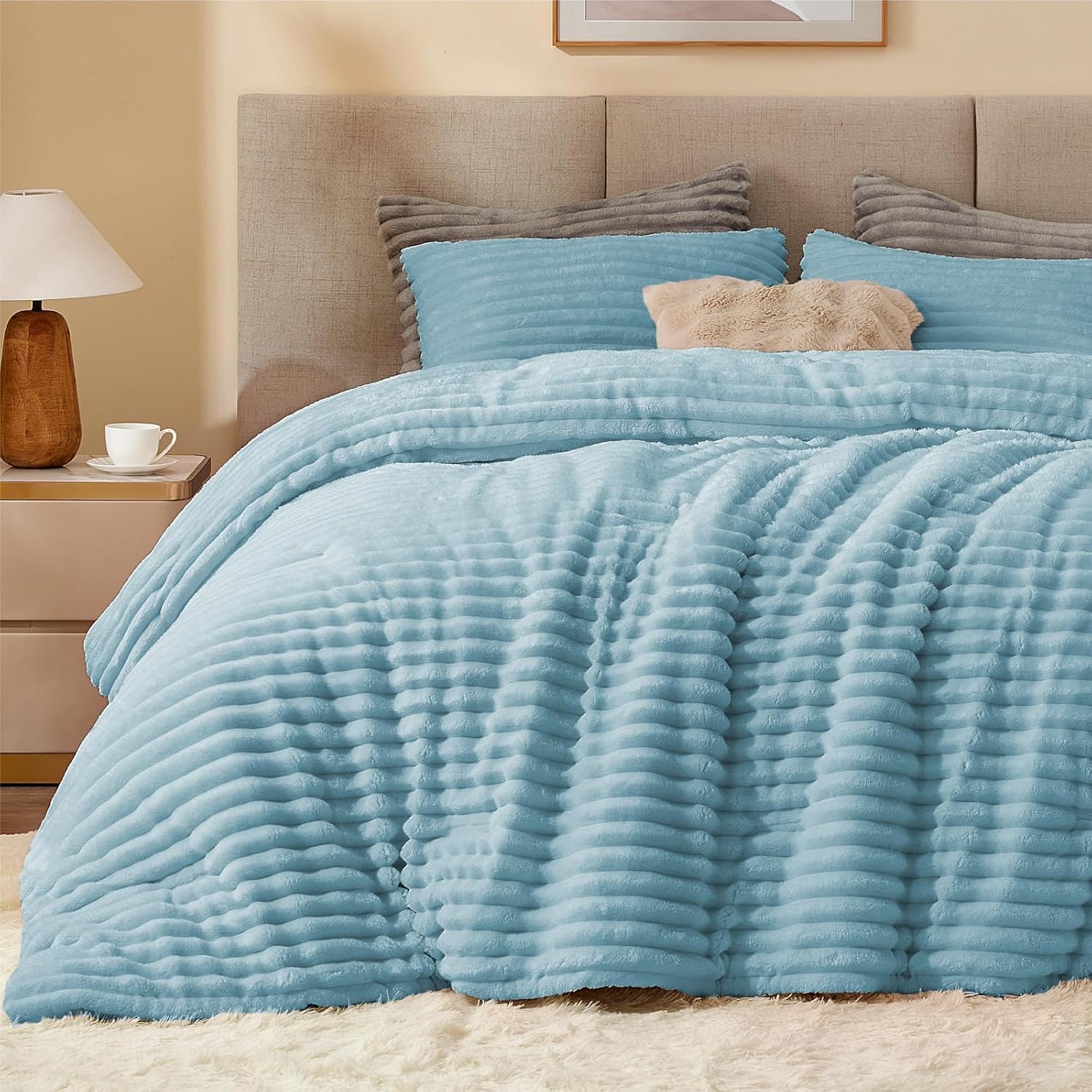 BEDELITE Fleece Full Comforter Set -Super Soft & Warm Fluffy Light Blue Bedding, Luxury Fuzzy Heavy Bed Set for Winter with 2 Pillow Cases Light Blue Full