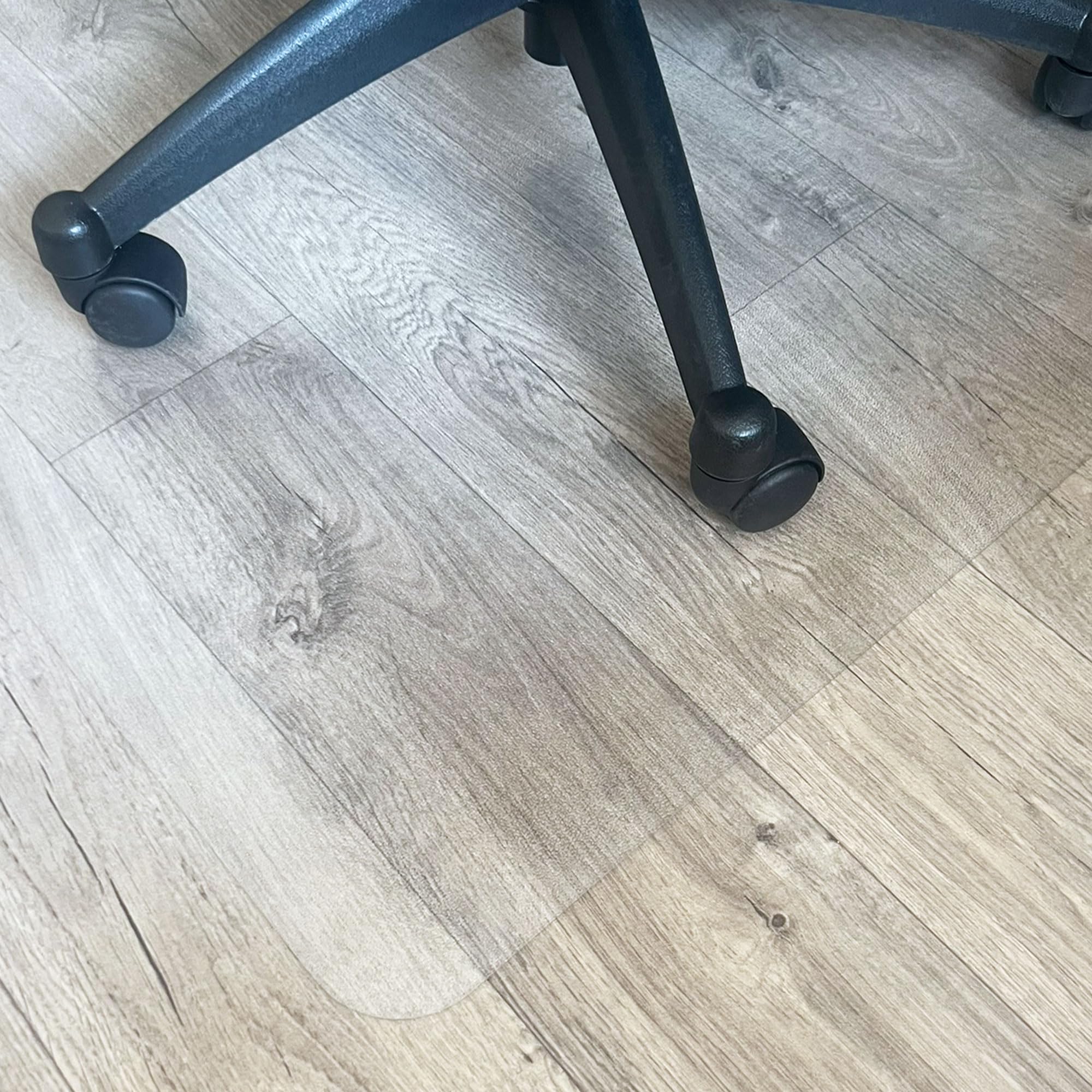 Marvelux Große Umweltfreundliche Bodenschutzmatte für Hartböden 116 x 150cm, Eco-Friendly Rechteckige Bürostuhlmatte aus Enhanced Polymer, Transparente Schreibtischstuhlunterlage für unter Bürostühle