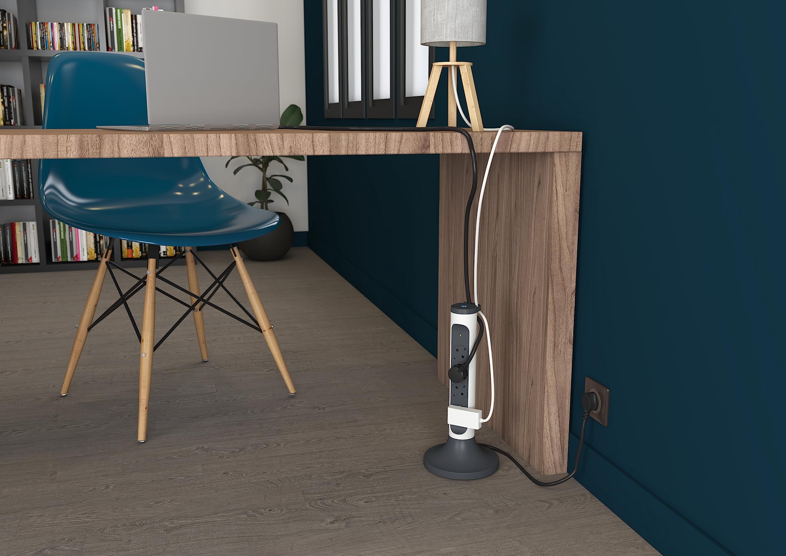 Legrand 694505 Multiprise Verticale avec Protection Contre Les surtensions, avec Interrupteur, Prise Multiple avec 4 Prises, câble de 2 m, Blanc/Gris foncé