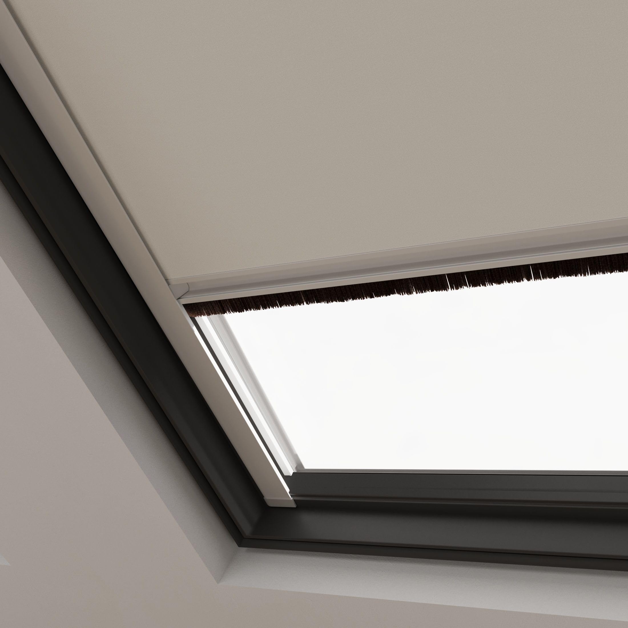 Cocoon Dachfenster Verdunkelung S06 - Kompatibel mit VELUX - Sand | Dachfenster Rollo mit Thermobeschichtung - 100% Verdunkelnd - Leichte EasyClick Montage - Kompatibel mit VELUX Dachfenstern