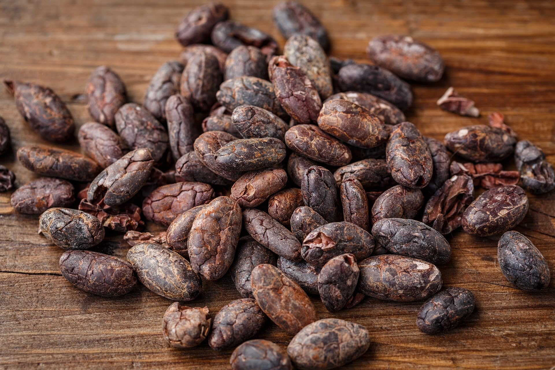 Meybona Collage Vollmilch-Schokolade 36% | Salty Caramel | 7x100g | Handbestreut, Edelkakao-Schokoladen, ausgewählte Edelkakaobohnen, 36% Kakao, Fairtrade Kakao, Bean-to-Bar