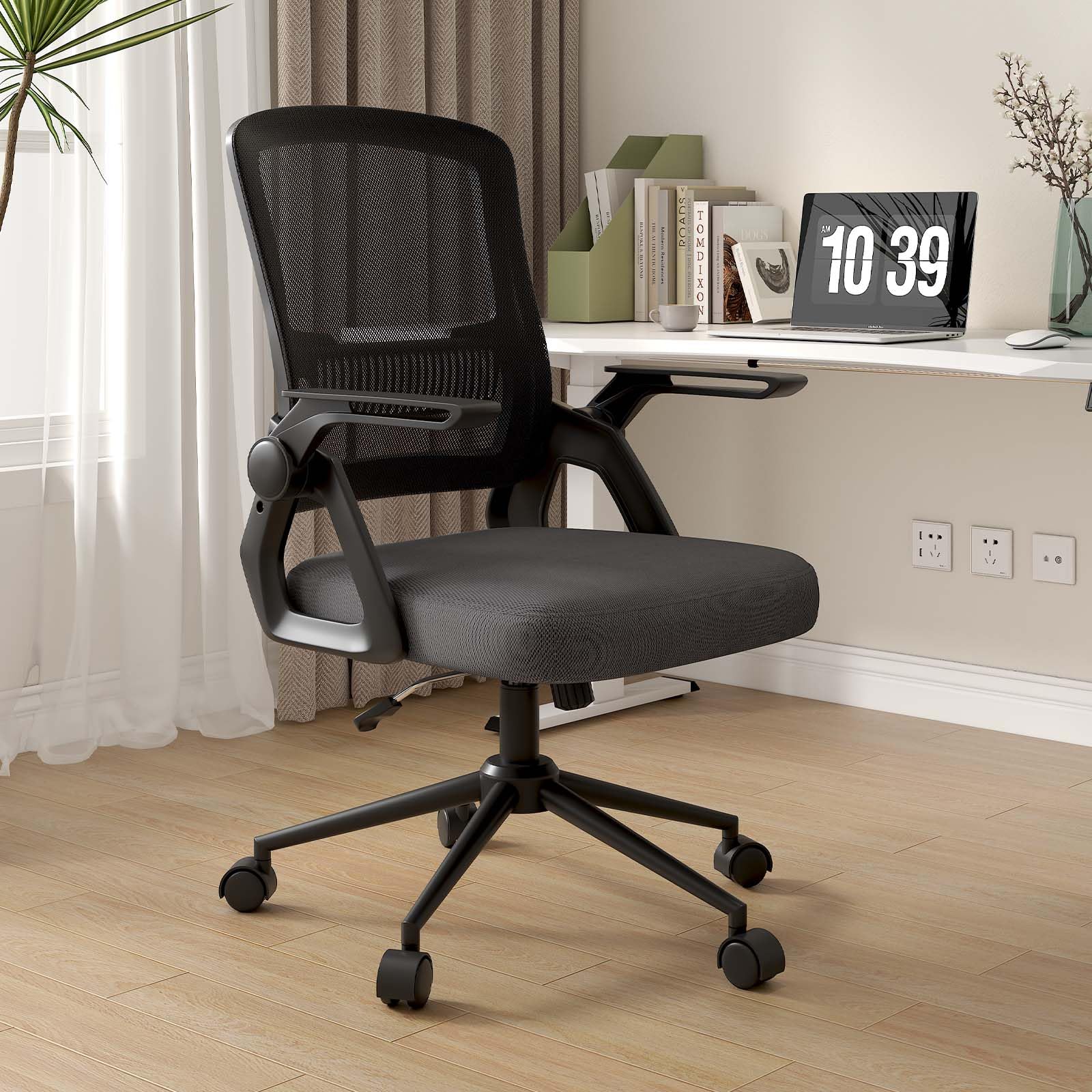 naspaluro Sedia da Ufficio Scrivania Ergonomica, Con Braccioli Pieghevoli, Altezza Regolabile, Seduta e Schienale in Rete Respirante, Girevole con Ruote, Funzione Oscillante Nera