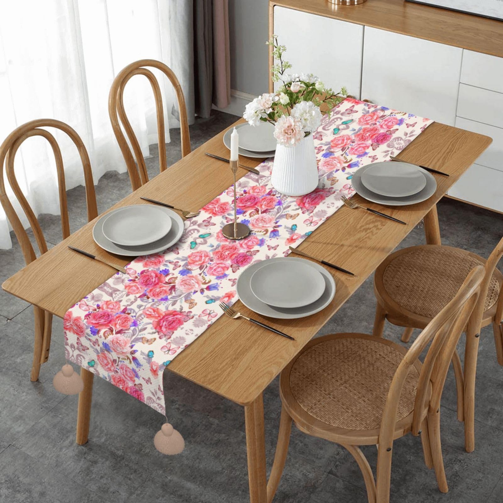 Chemin de table à pompons pour embellir vos repas de famille