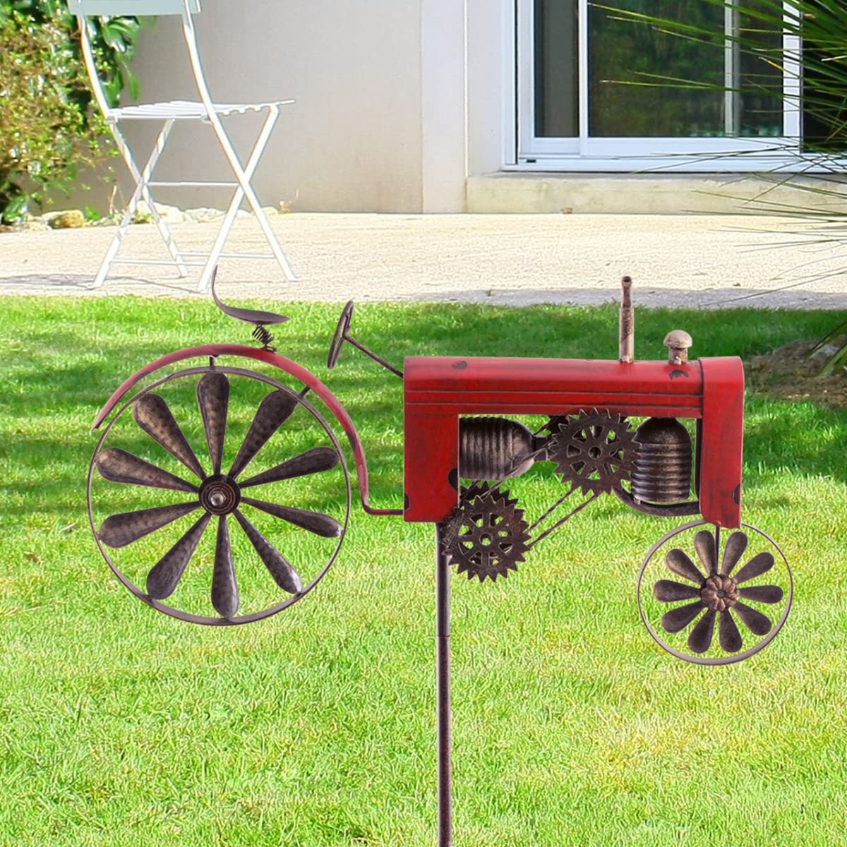 CIM metalowa ozdoba ogrodowa z wiatrakiem – Vehicle – odporna na warunki atmosferyczne – z efektem antycznym – koła wiatrowe: Ø 18 cm, motyw: 51 x 32 cm, wysokość całkowita: 160 cm – atrakcyjna dekoracja ogrodowa (traktor czerwony)