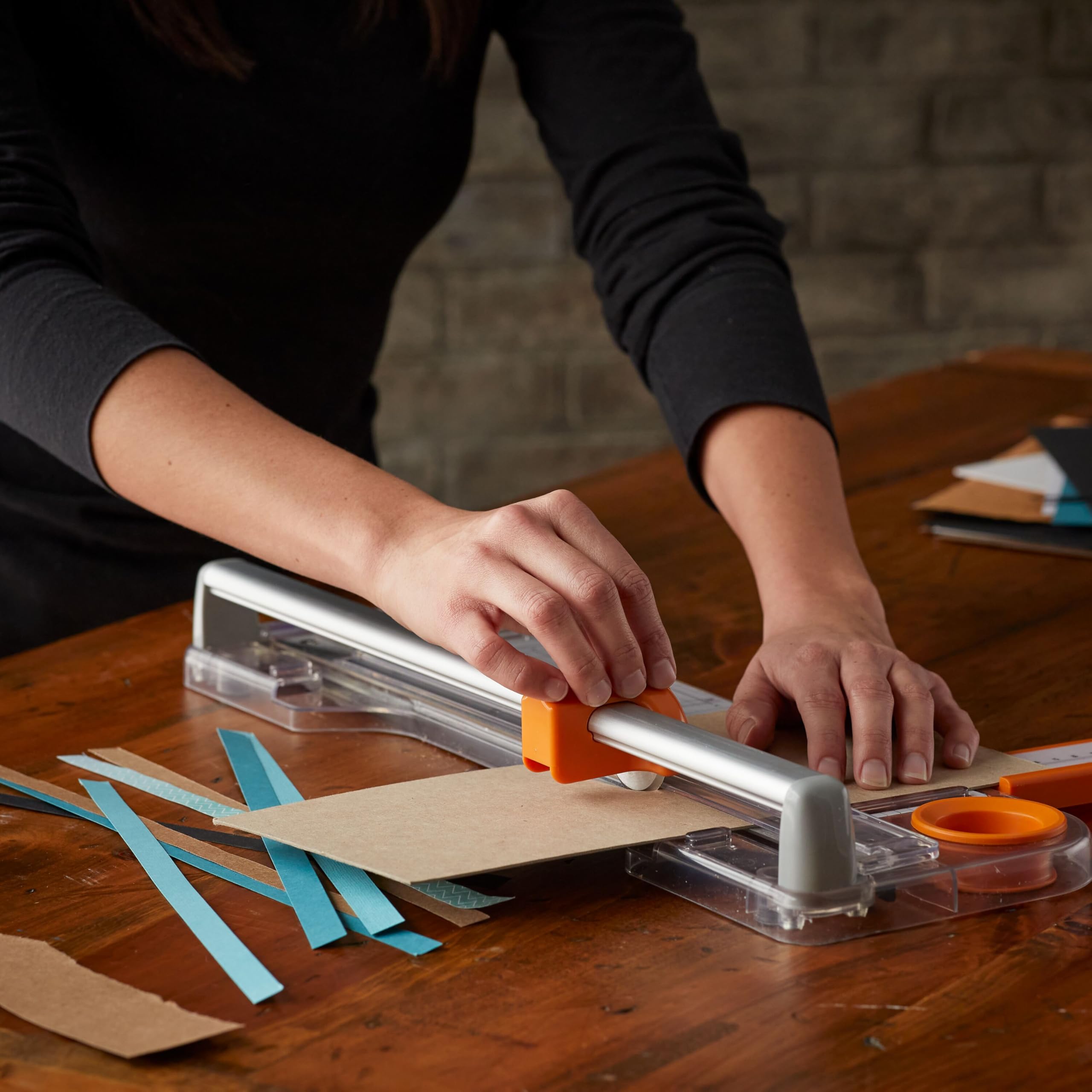 Fiskars Recortadora giratoria de papel de 12 pulgadas, hoja autoafilable