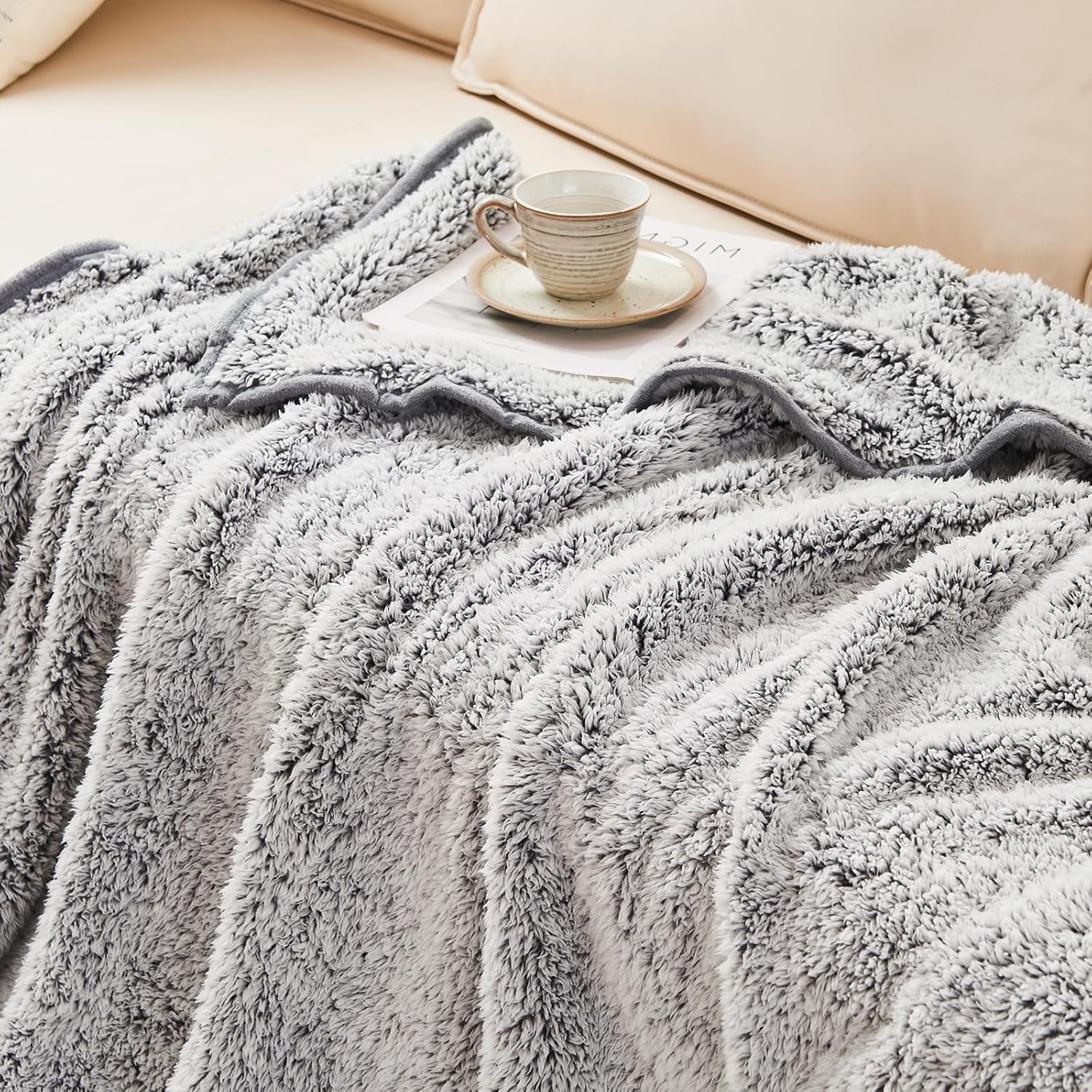 EMME Coperta in pile Sherpa, morbida, per divano, letto (grigio, 228,6 x 228,6 cm)