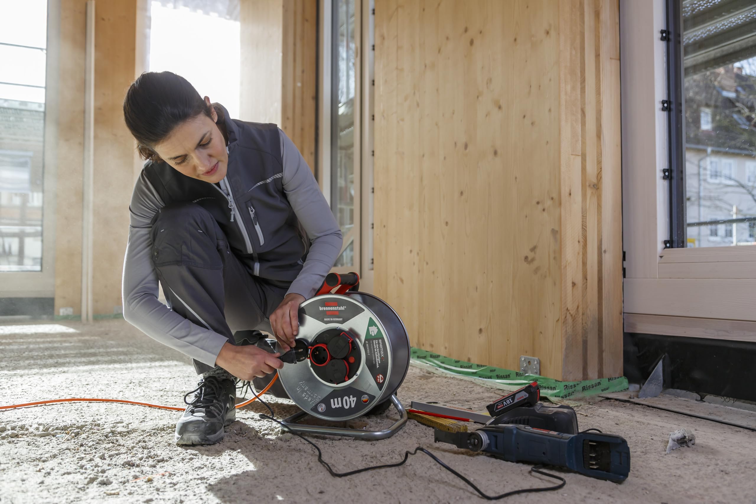 Brennenstuhl Garant S V2 bęben kablowy IP44, 40 m, do użytku na zewnątrz (Made in Germany, kabel w kolorze sygnałowym, pomarańczowy, z blachy stalowej, krótkotrwałe zastosowanie na zewnątrz) | Made in Germany, kabel w kolorze pomarańczowym, krótkotrwałe z