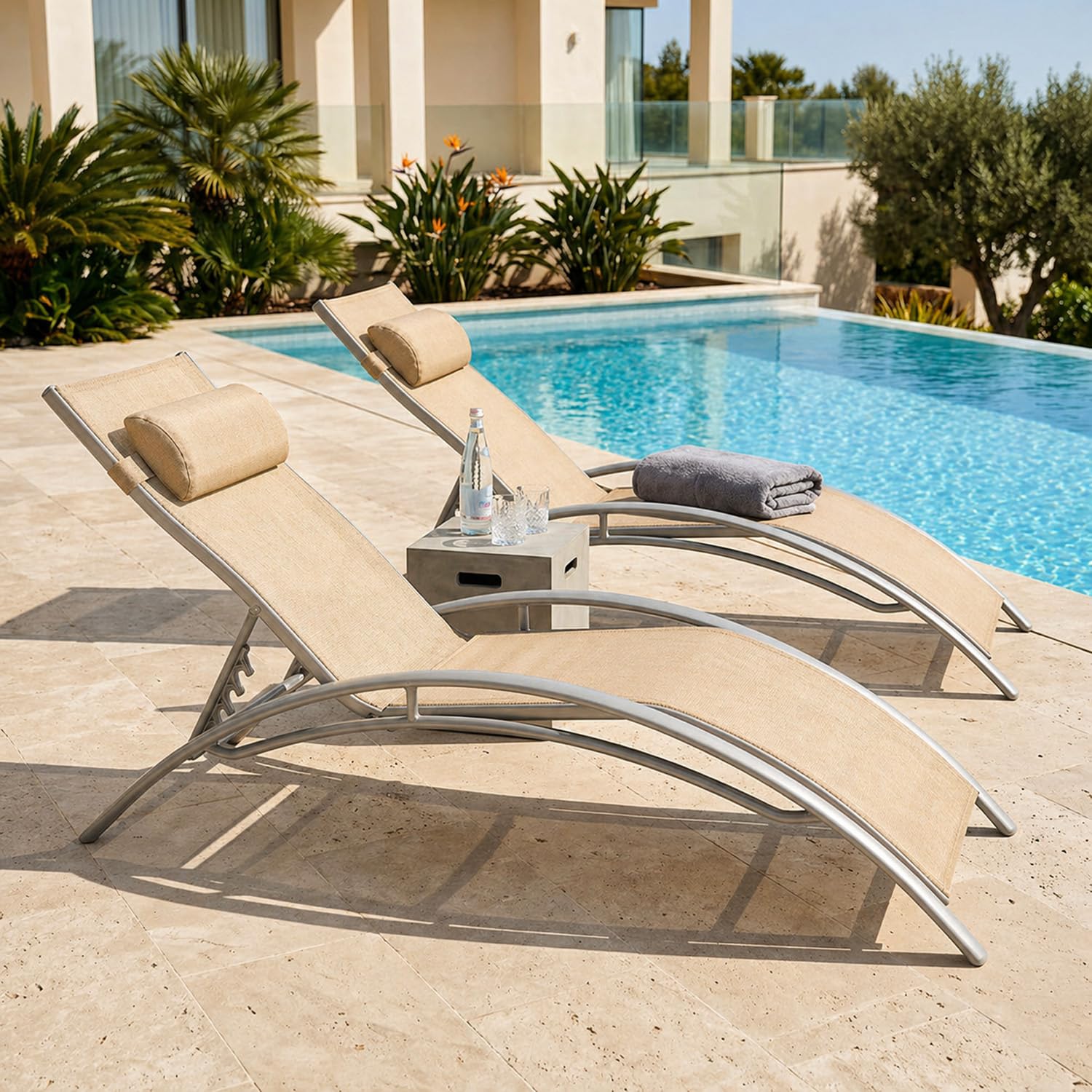Set 2 Lettini Prendisole Reclinabili Con Schienale Regolabile 5 Posizioni Traspirante Per Piscina Terrazza Relax Outdoor 59 x 158 x 81.5 Cm Beige