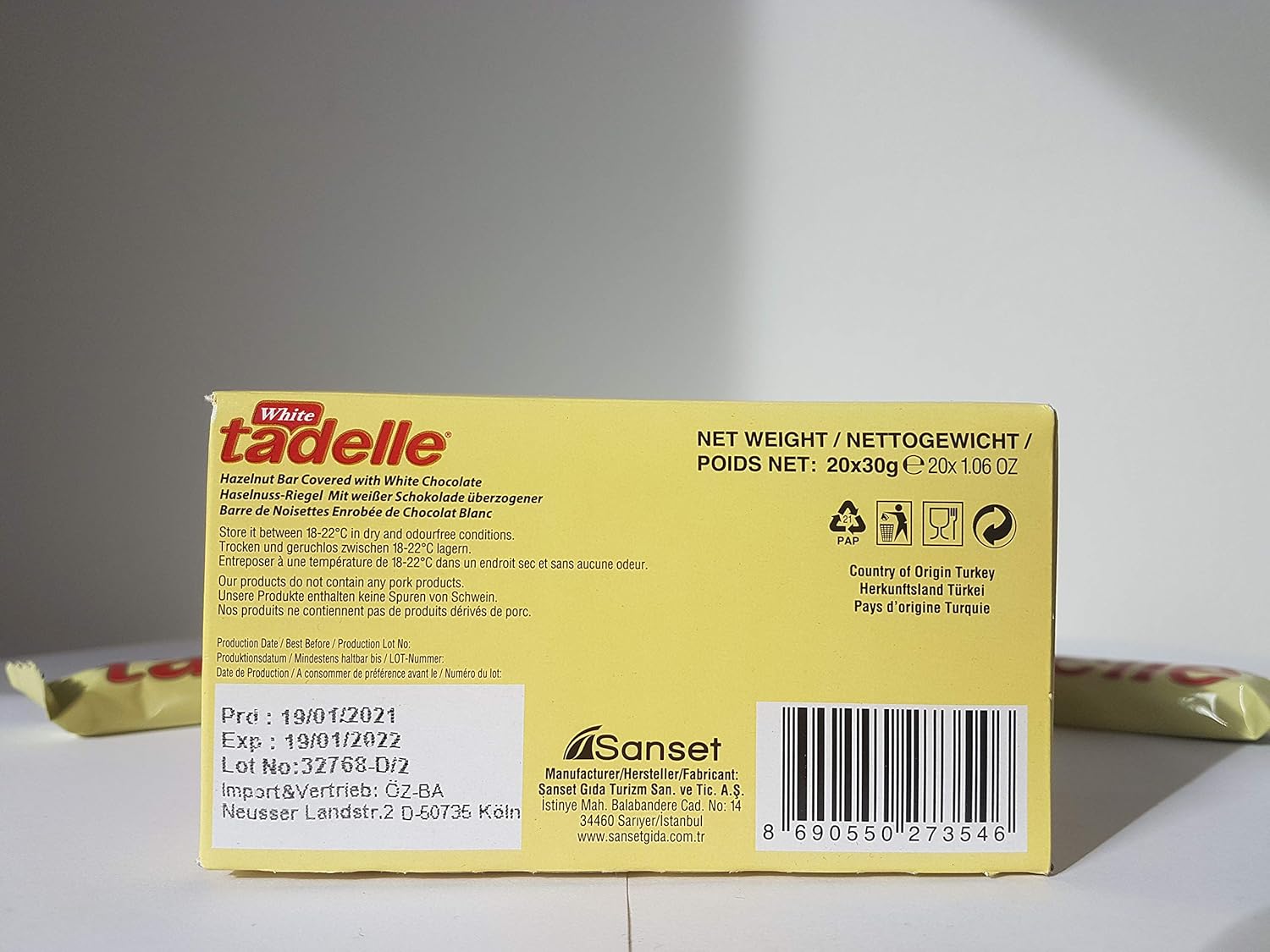 Tadelle WHITE Hazelnut Bar Covered & Chocolate 30g 20pcs