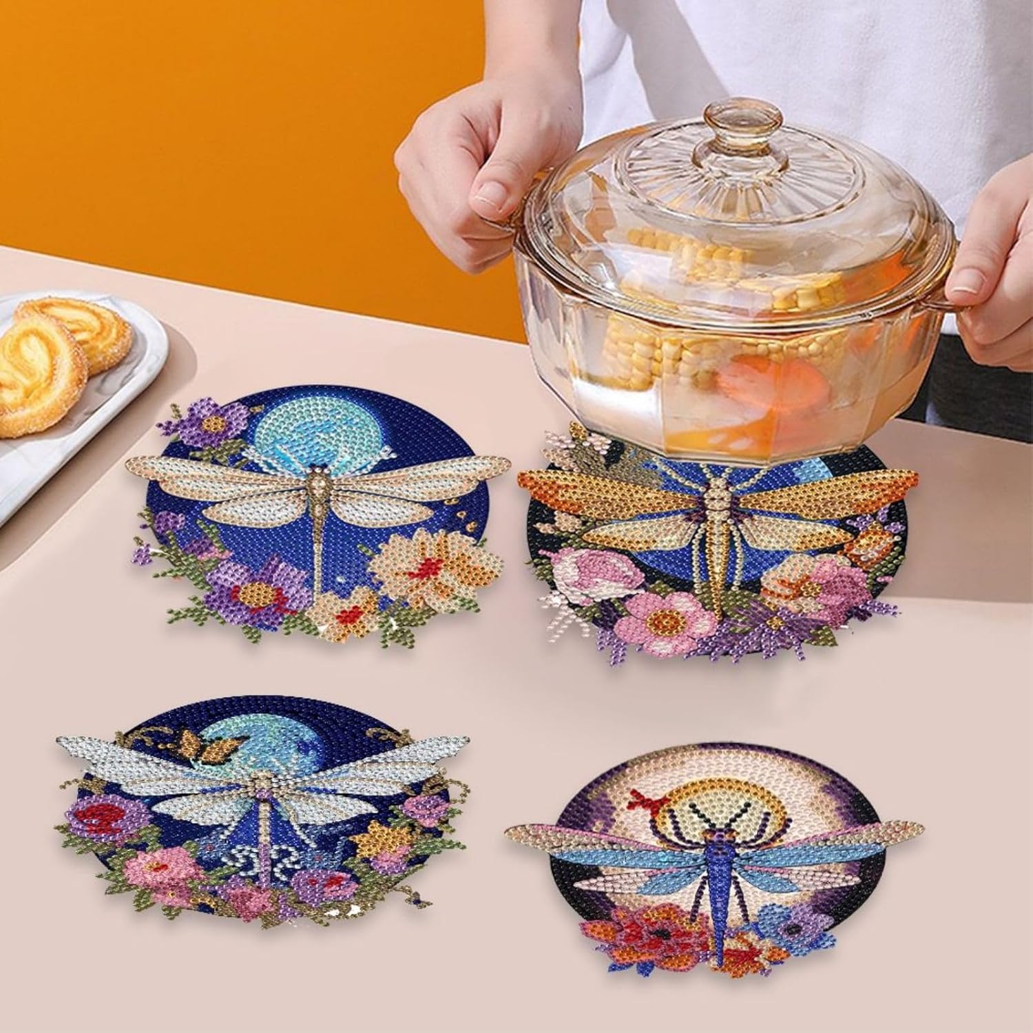 ARTopet 16Pcs DIY Diamond Art Painting Placemat with Holder Round Non-Slip Wooden Table mats Modern Dining Table Kitchen Diamond Art Place mats Craft Supplies for Home Decor