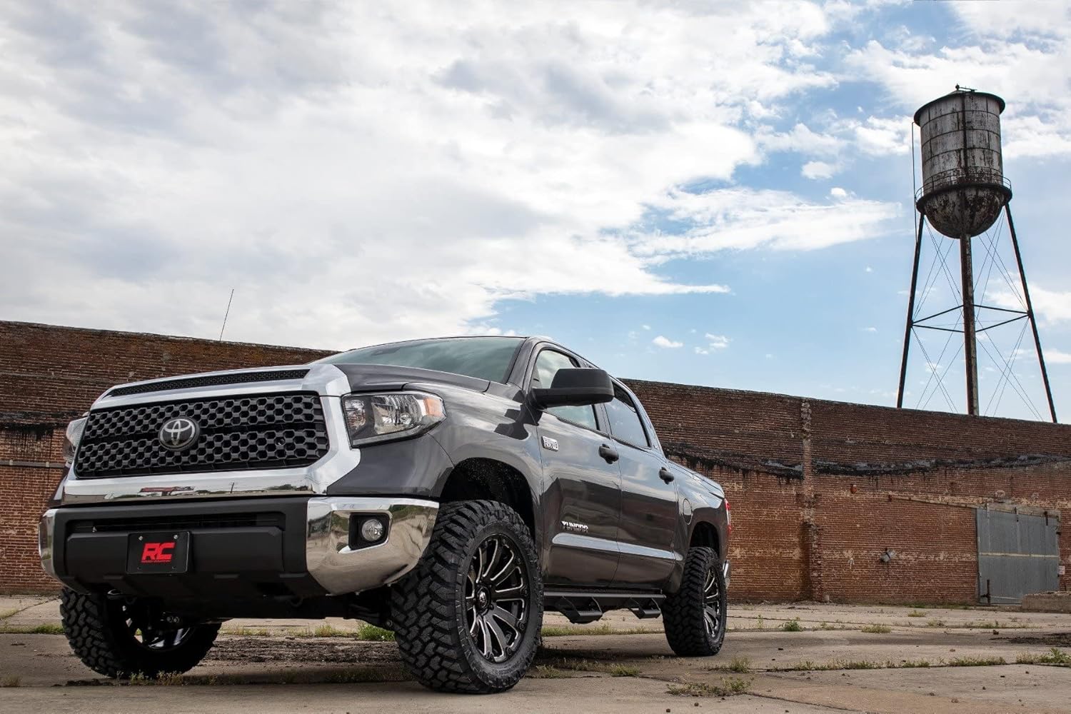 Rough Country 0-2" M1 Adjustable Leveling Struts for 2007-2021 Tundra - 502090