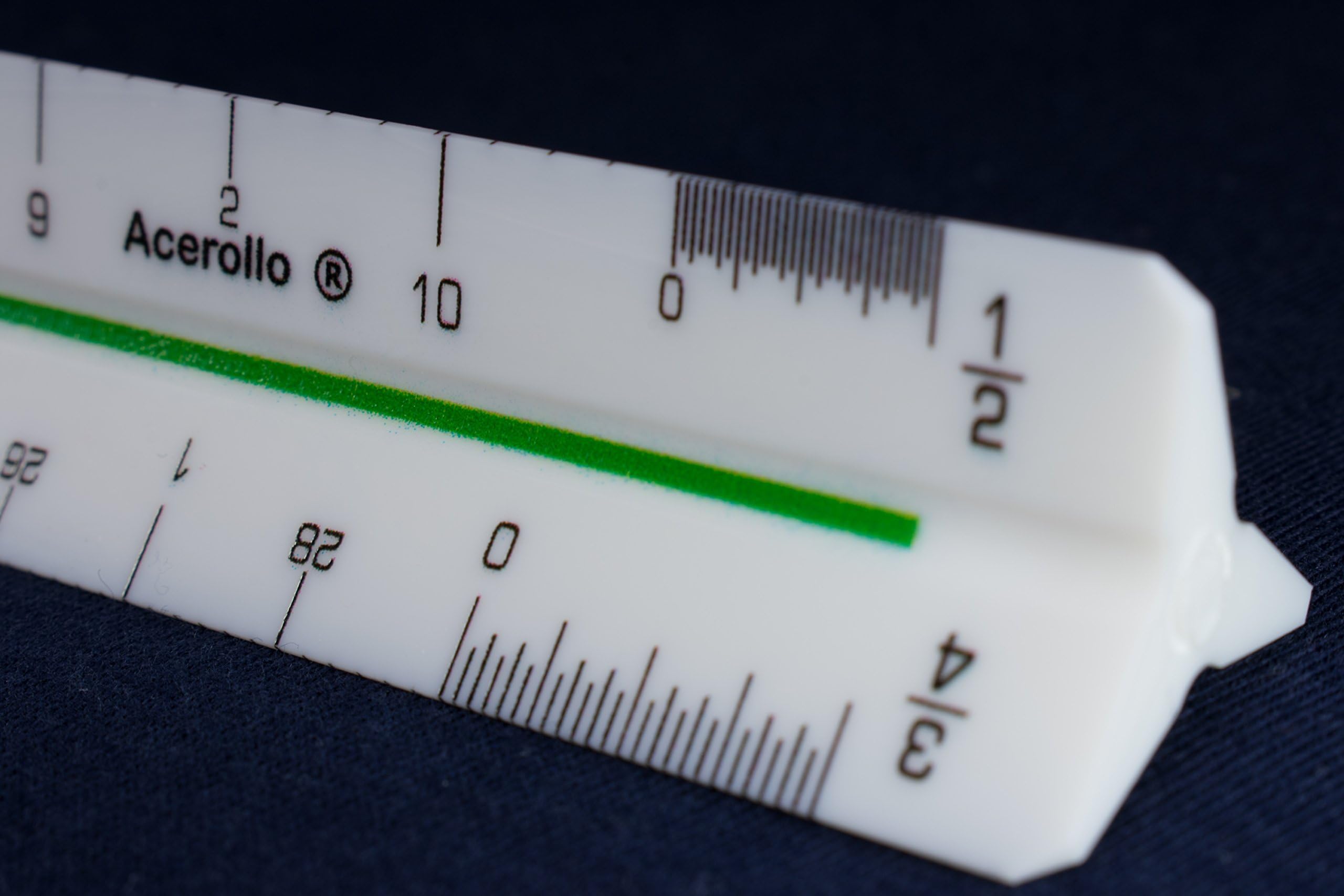 30cm 12" Professional Metric Plastic Triangular Scale Ruler 1:10 1:20 1:25 1:50 1:75 1:100 1:125 1:200 1:250 1:500 1:750 1:1250 in a Case
