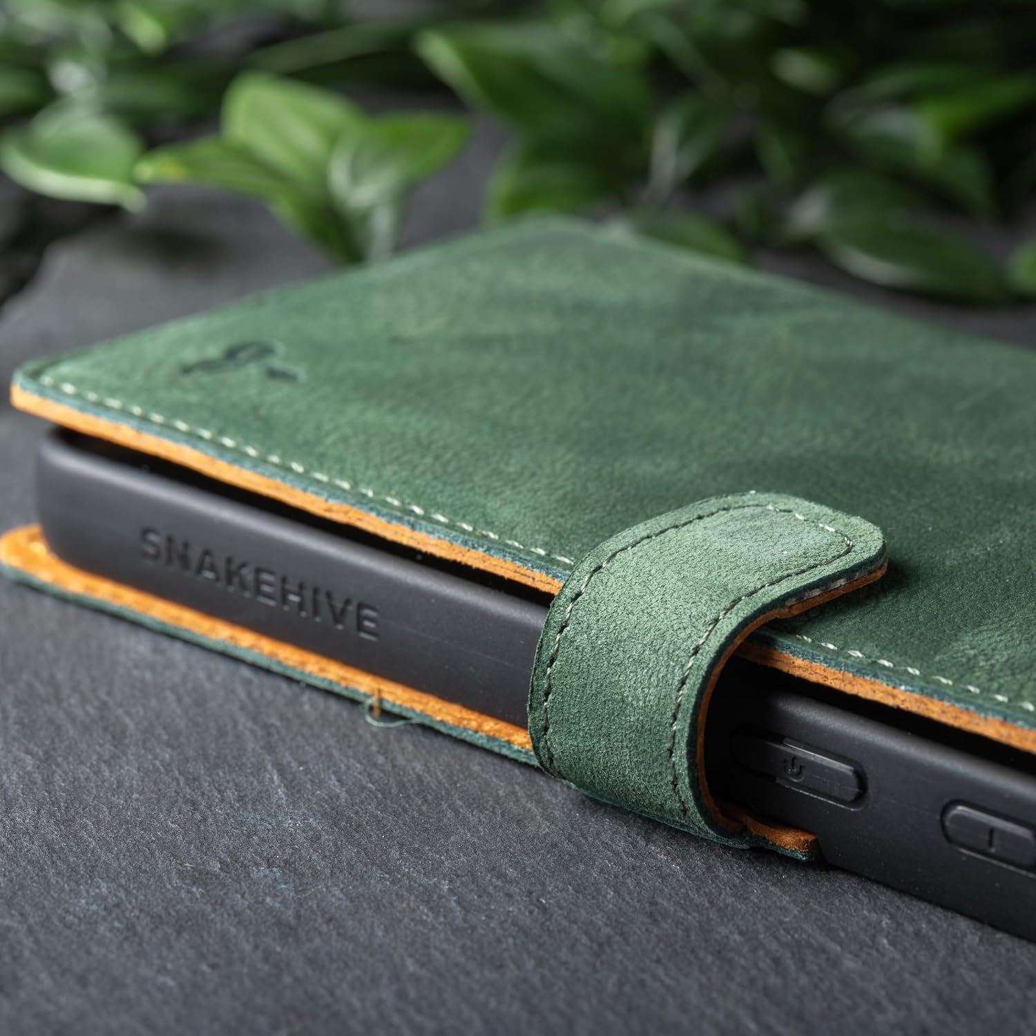 Snakehive Genuine Leather Wallet Case for Samsung Galaxy S26 Ultra – Flip Cover with Card Slots & Stand (Green)