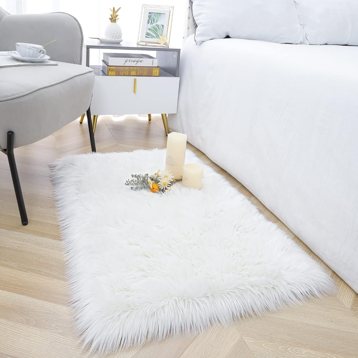 Noahas Luxury Fluffy Rugs Bedroom Furry Carpet Bedside Faux Fur Sheepskin Area Rugs Children Play Princess Room Decor Rug, 2 x 3 Feet