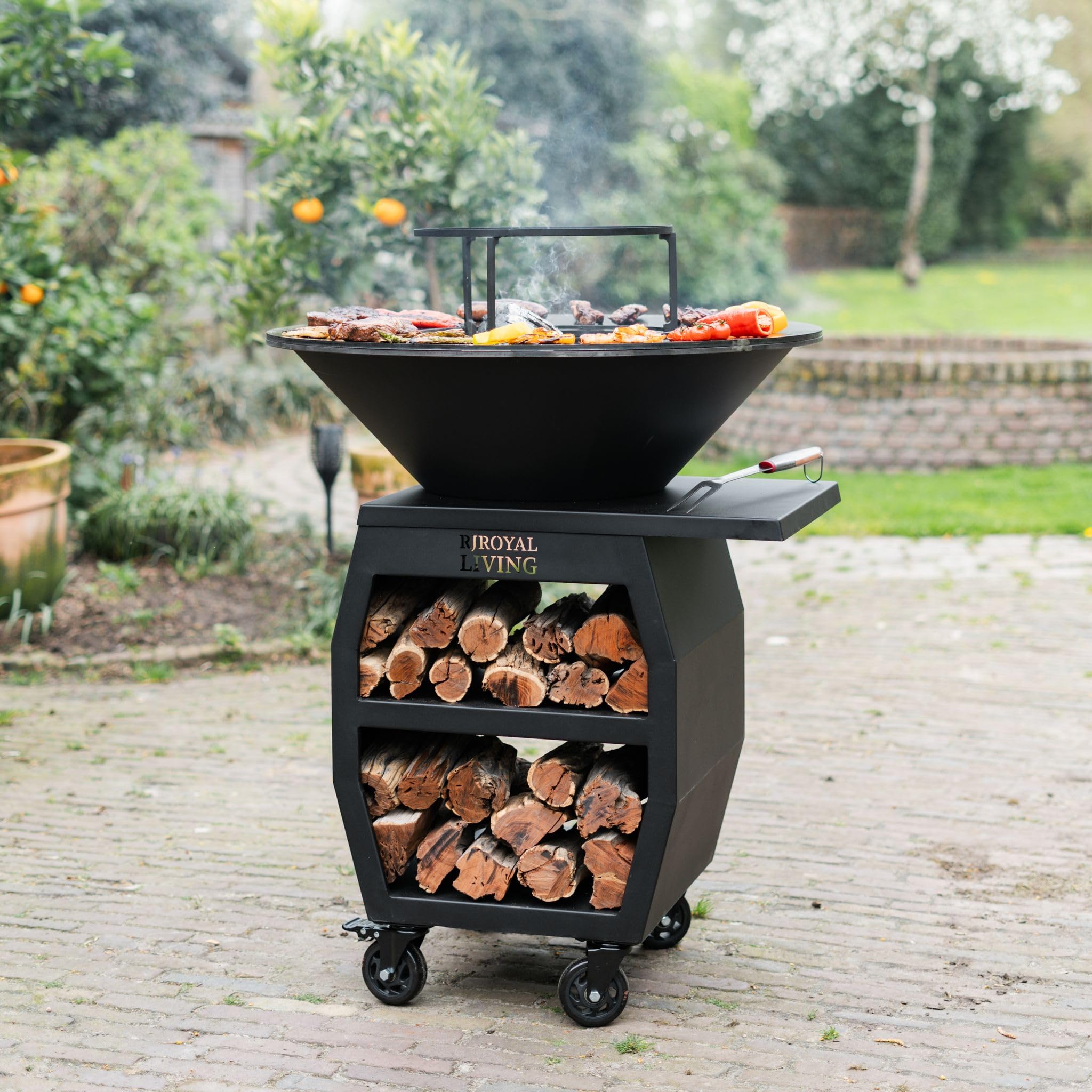 Barbecue Plancha Grill Companero 2.0 XXL Blackline, 80 x 80 x 112,5 cm, anello per barbecue, anello del fuoco, braciere con piastra del fuoco, completo, fusto per grill, cestino del fuoco, piastra