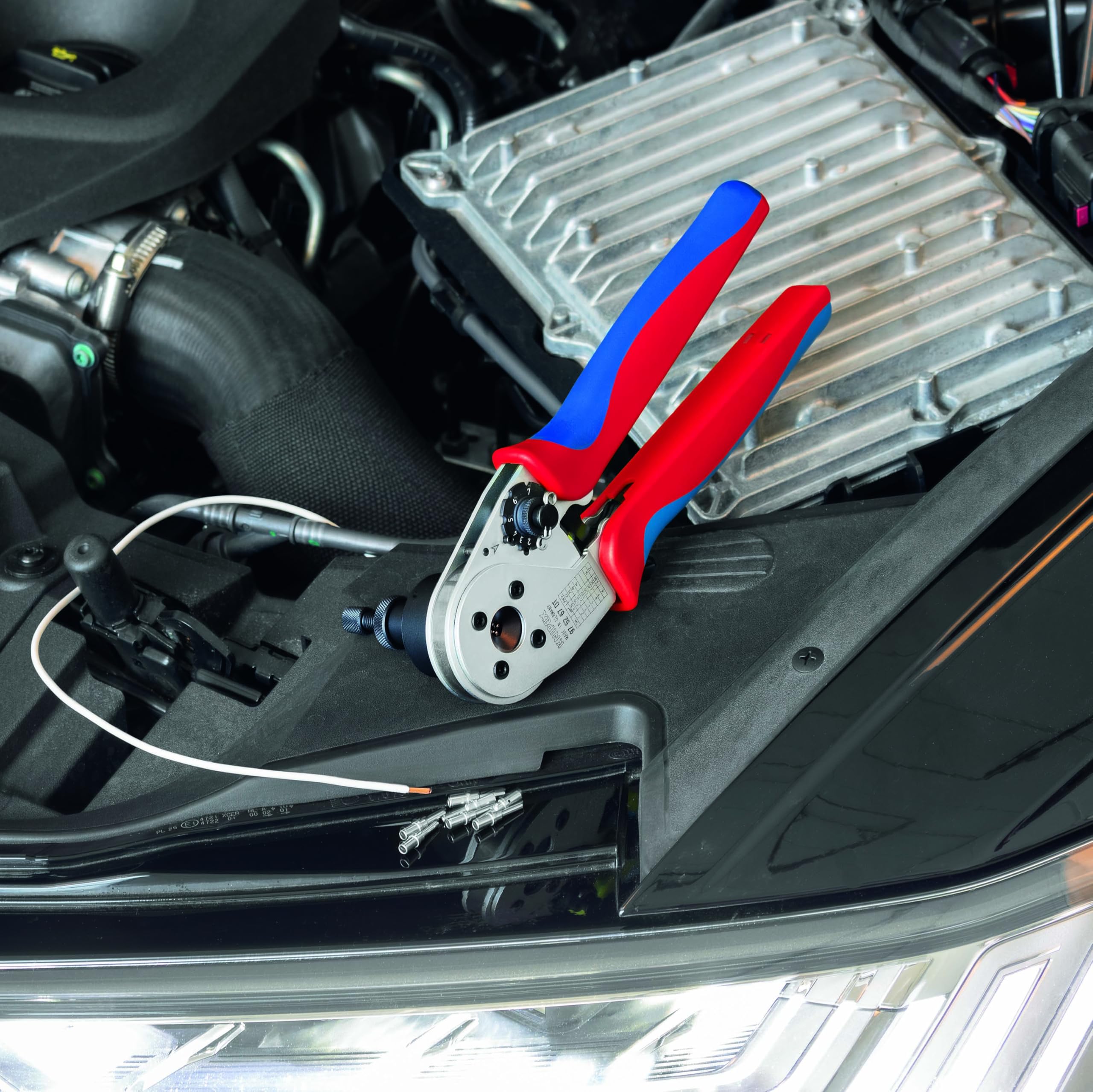 KNIPEX Szczypce do zagniatania 4-punktowego złączy DEUTSCH 230 mm, 97 52 67 DT