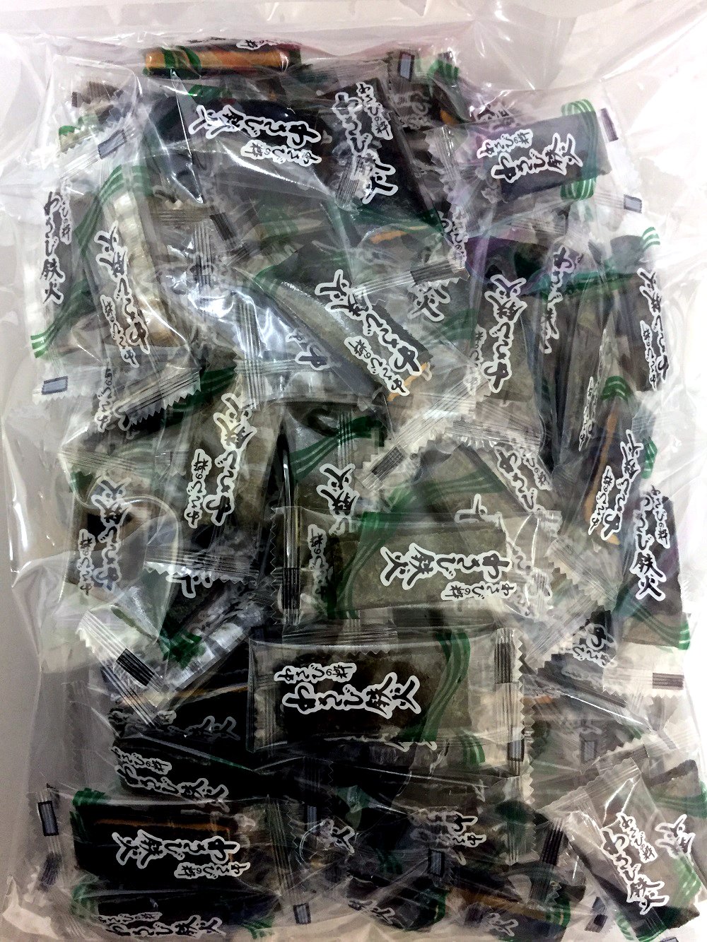 わさび鉄火300g×６袋セット Amazon.co.jp: 植垣米菓 わさび鉄火 300g 業務用サイズ : 食品・飲料・お酒