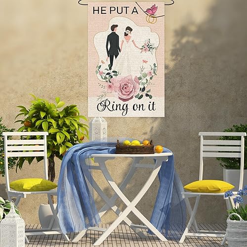 Miniatura 4 de Bandera de jardín con texto en inglés "He Put a Ring on It", de arpillera vertical de doble cara, boda, compromiso, propuesta, despedida de soltera,