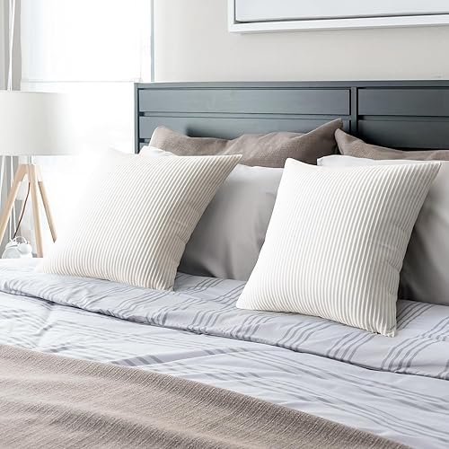 Miniatura 5 de YCOLL Juego de 2 fundas de almohada blancas de 26 x 26 pulgadas, patrón de rayas de terciopelo, almohadas suaves para decoración del hogar, fundas