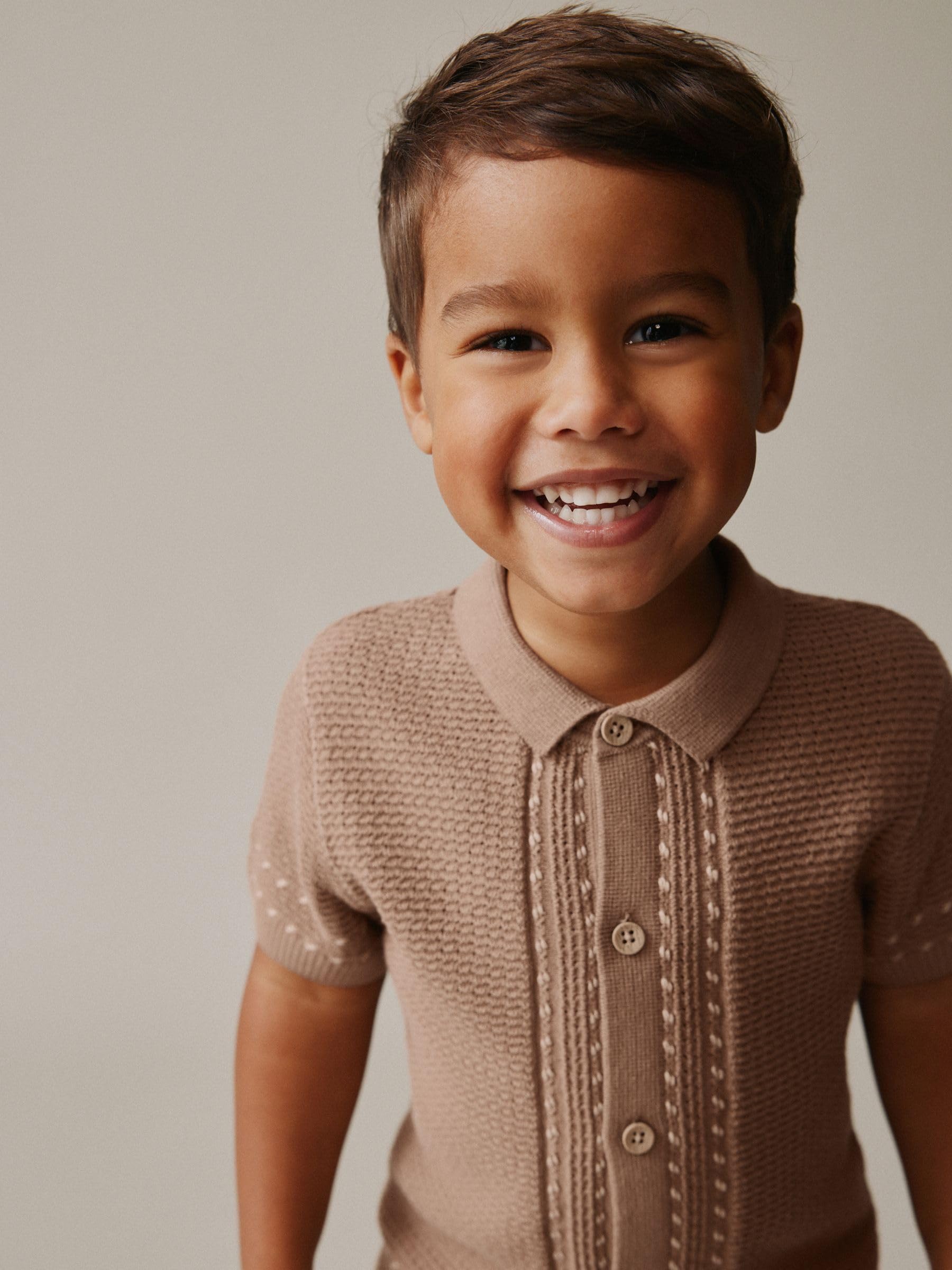 NEXT Jungen Strukturiertes Strick-Poloshirt mit Knopfleiste und Shorts, Set