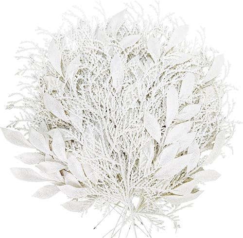 Miniatura 10 de Winlyn 30 piezas de hojas artificiales de Navidad en aerosol, púas de cedro, adornos dorados para árbol de Navidad, tallos florales para coronas de