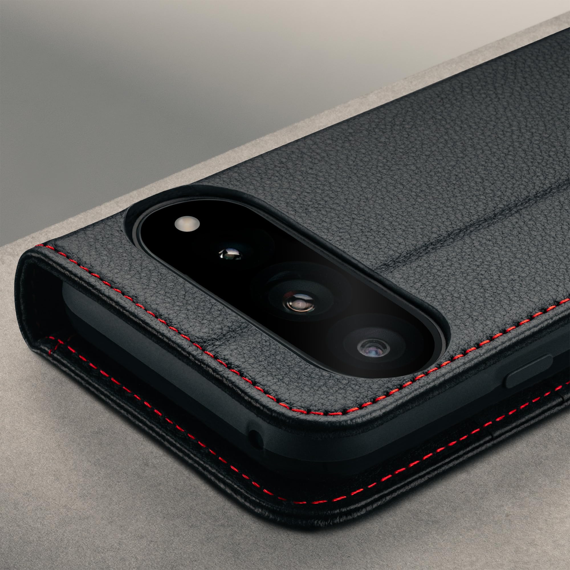 TORRO Skórzane Etui Kompatybilne z Google Pixel 11 Pro 6.3” 2026 – Premium Skórzane Etui Portfelowe z Podpórką i Przegródkami na Karty (Czarny z Czerwonymi Detalami)