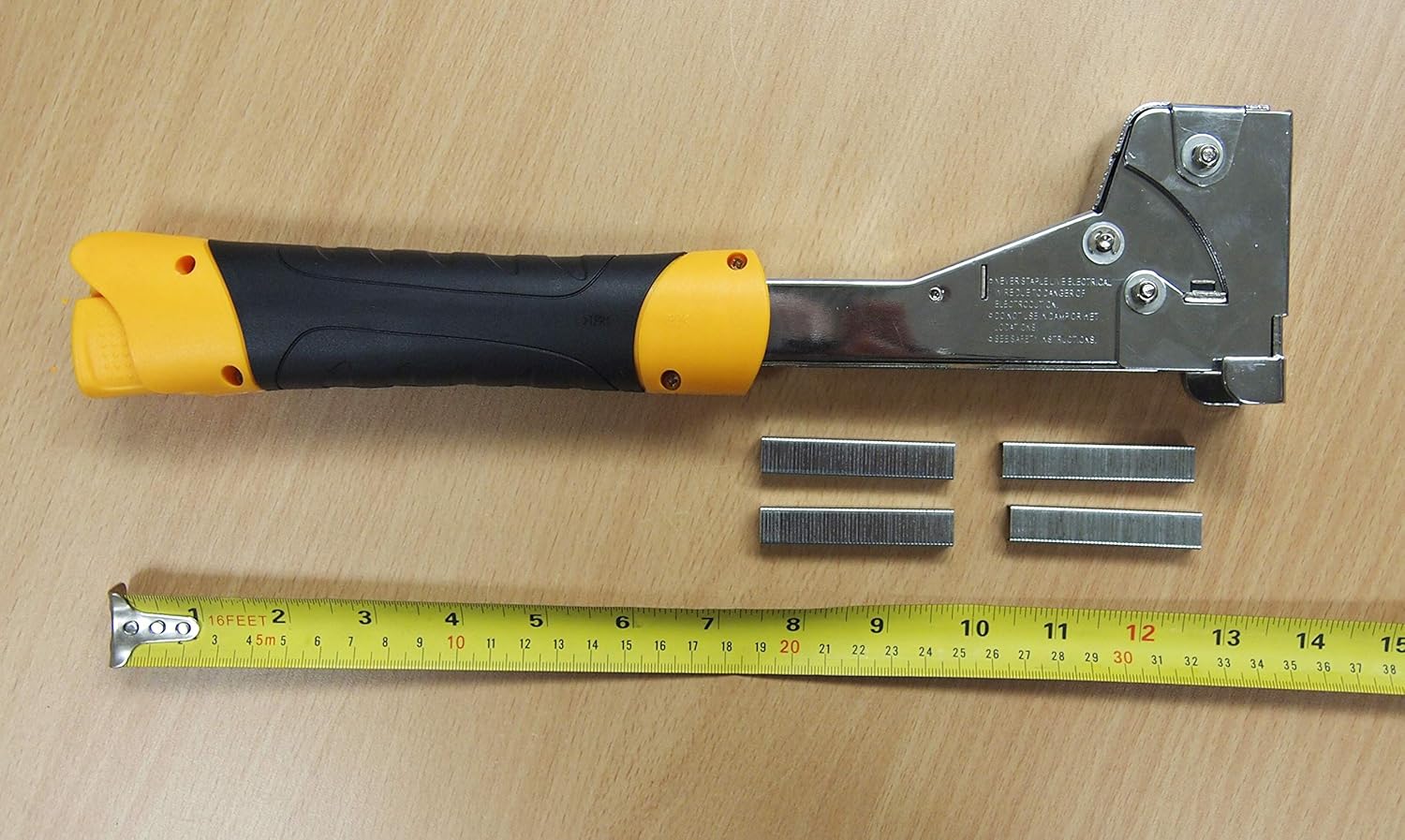 Heavy Duty Hammer Tacker Stapler T50 614mm 1/4″ to 9/16″ with 200 Staples BigaMart