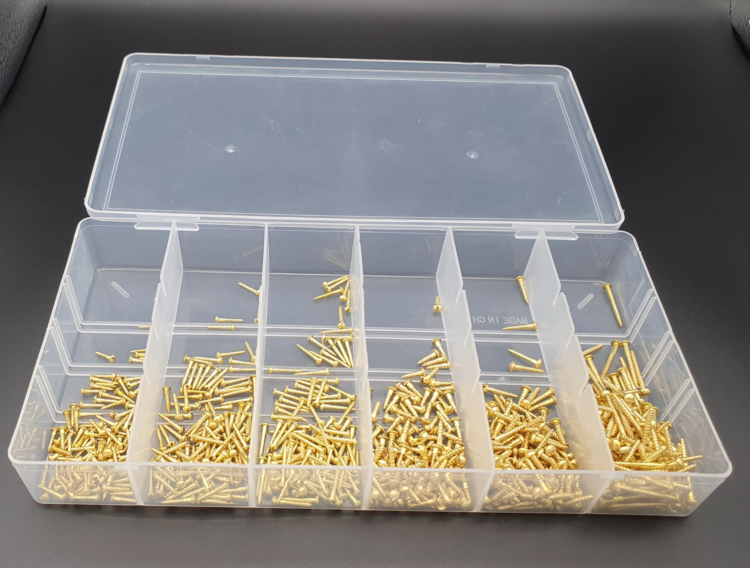 300 tlg. Set | Messing Holzschrauben Sortiment DIN 96 – Halbrundkopf Schlitz – Messing Blank – Dekorative Rundkopfschrauben in stabiler Box 2mm und 2,5mm Durchmesser