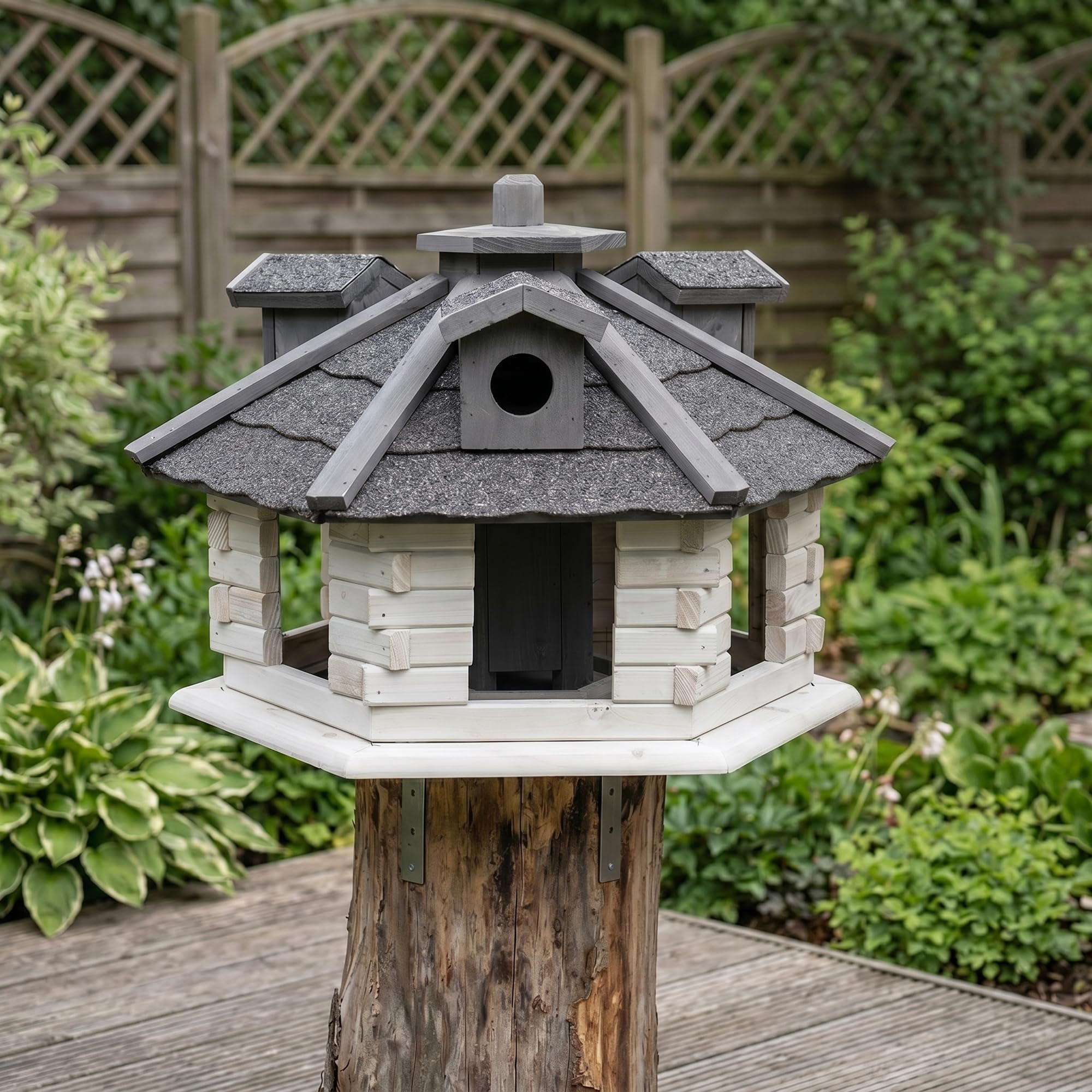 Mucola Vogelfutterhaus Vogelhaus 6-eckig mit Futtersilo 48 cm Weiß Grau | Wetterfest für ganzjährige Fütterung, Montage an Baum, Pfosten oder Wand, für Meisen, Finken und Spatzen, leicht zu reinigen