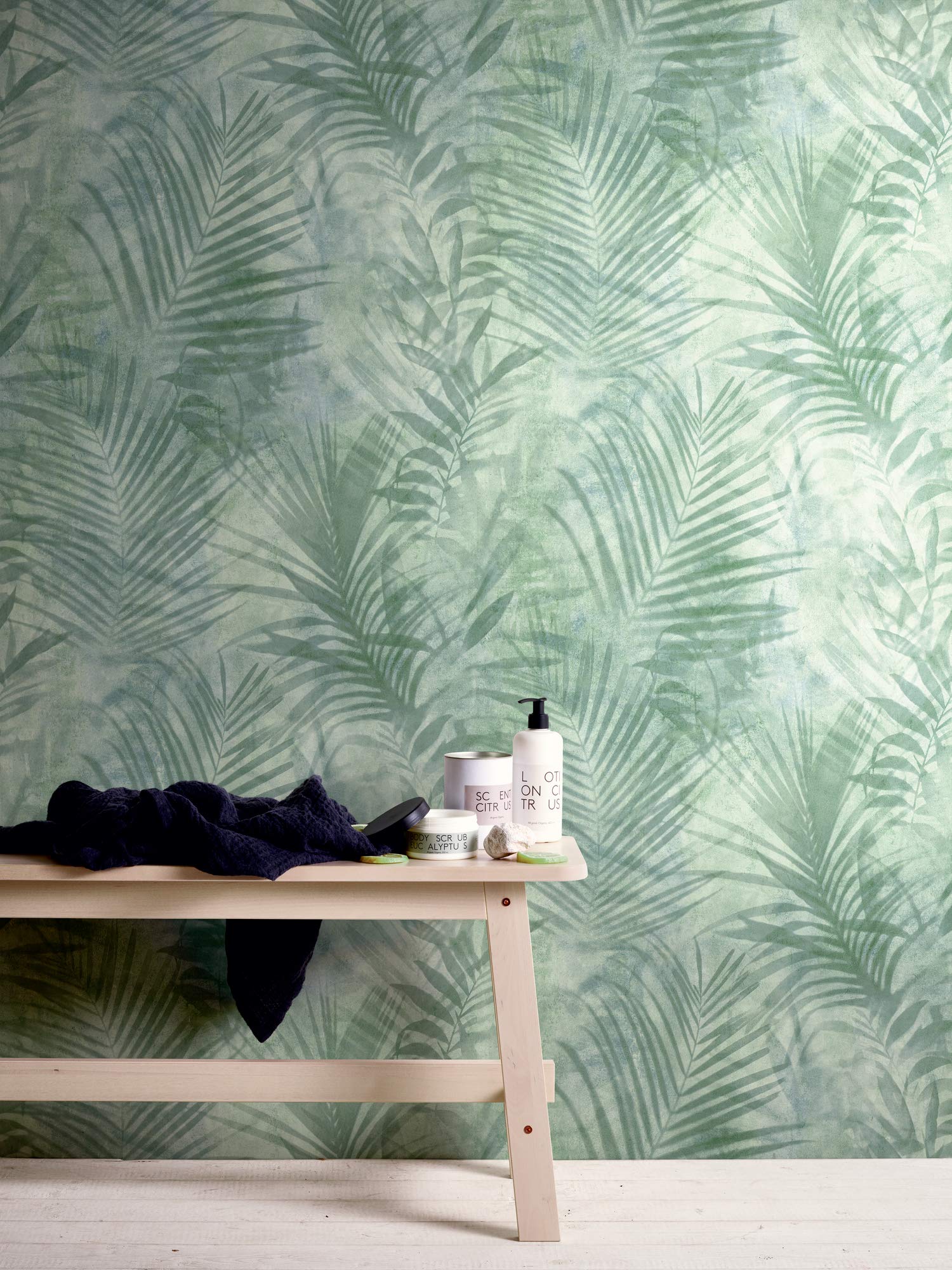 A.S. Création Vliestapete Neue Bude 2.0 Edition 2 Tapete Tropical Concret mit Palmenblättern 10,05 m x 0,53 m grün grau Made in Germany 374111 37411-1