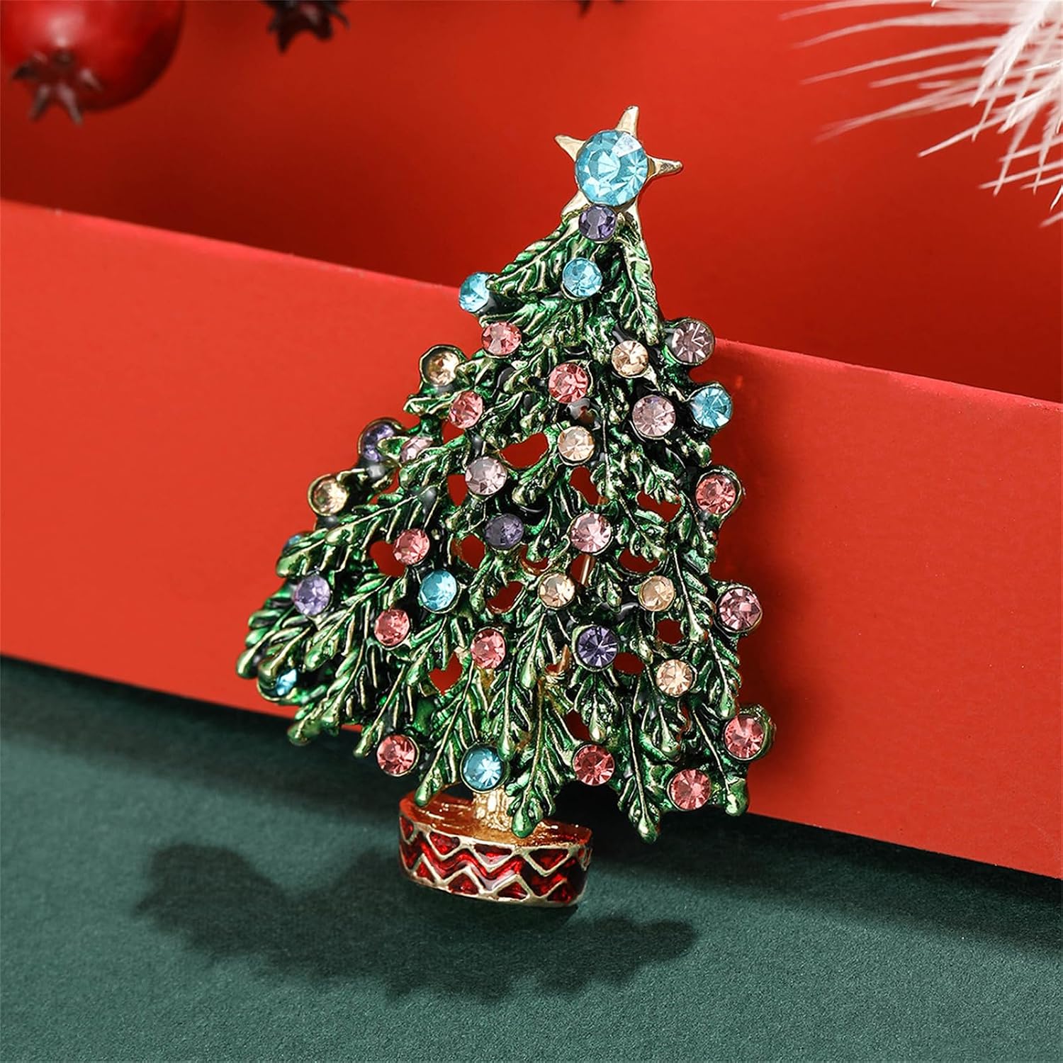 Rhinestone Christmas Tree Brooch for Women Unique Crystal Sparkling Pins Classic Retro Clothing Accessories Holiday Party Xmas Wedding Birthday Jewelry Gift