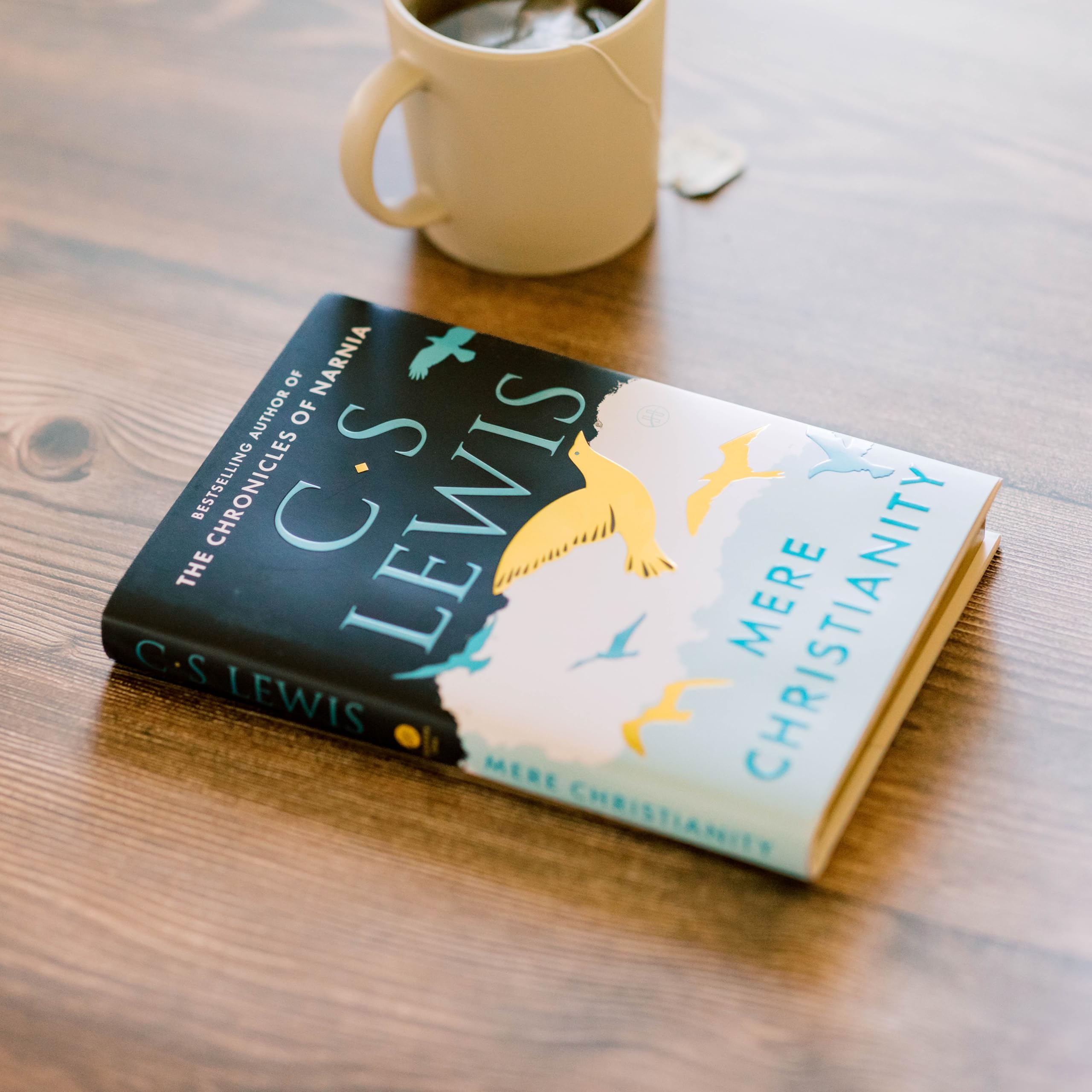 Mere Christianity Deluxe Edition: Revised and Amplified Edition, with a New Introduction, of the Three Books Broadcast Talks, Christian Behaviour and Beyond Personality; Has Gilded Edges