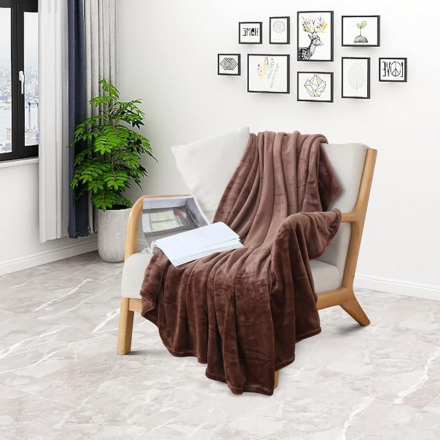 Kaket Flannel Blanket 70 x 100 CM, Soft Fluffy Warm Flannel Throws, Ultra Soft Small Blanket Throw for Bed Sofa Couch (Brown, 70 x 100 CM)