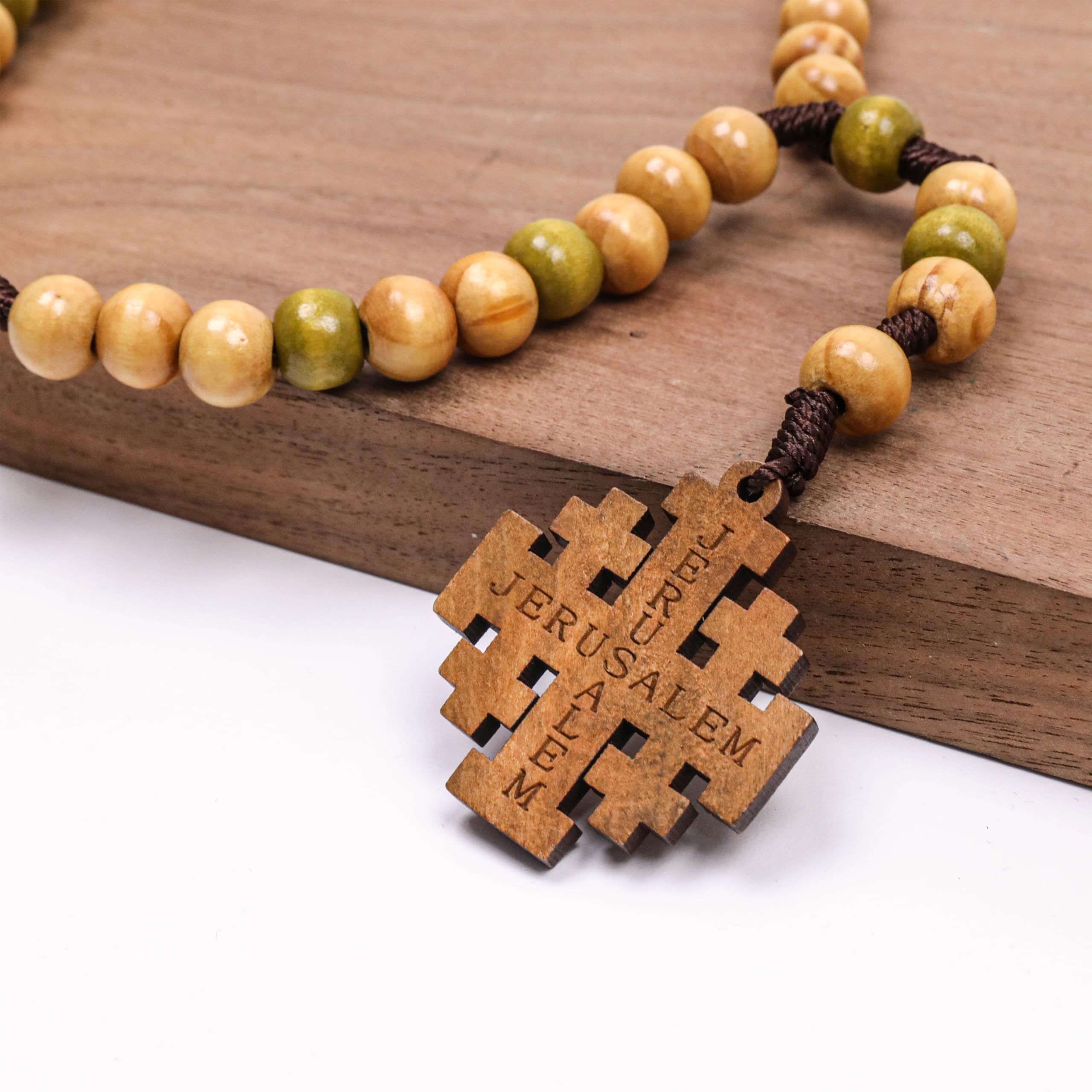 Nazareth Store - Rosario con croce di Gerusalemme, perline in legno di ulivo cattolico, corda corta