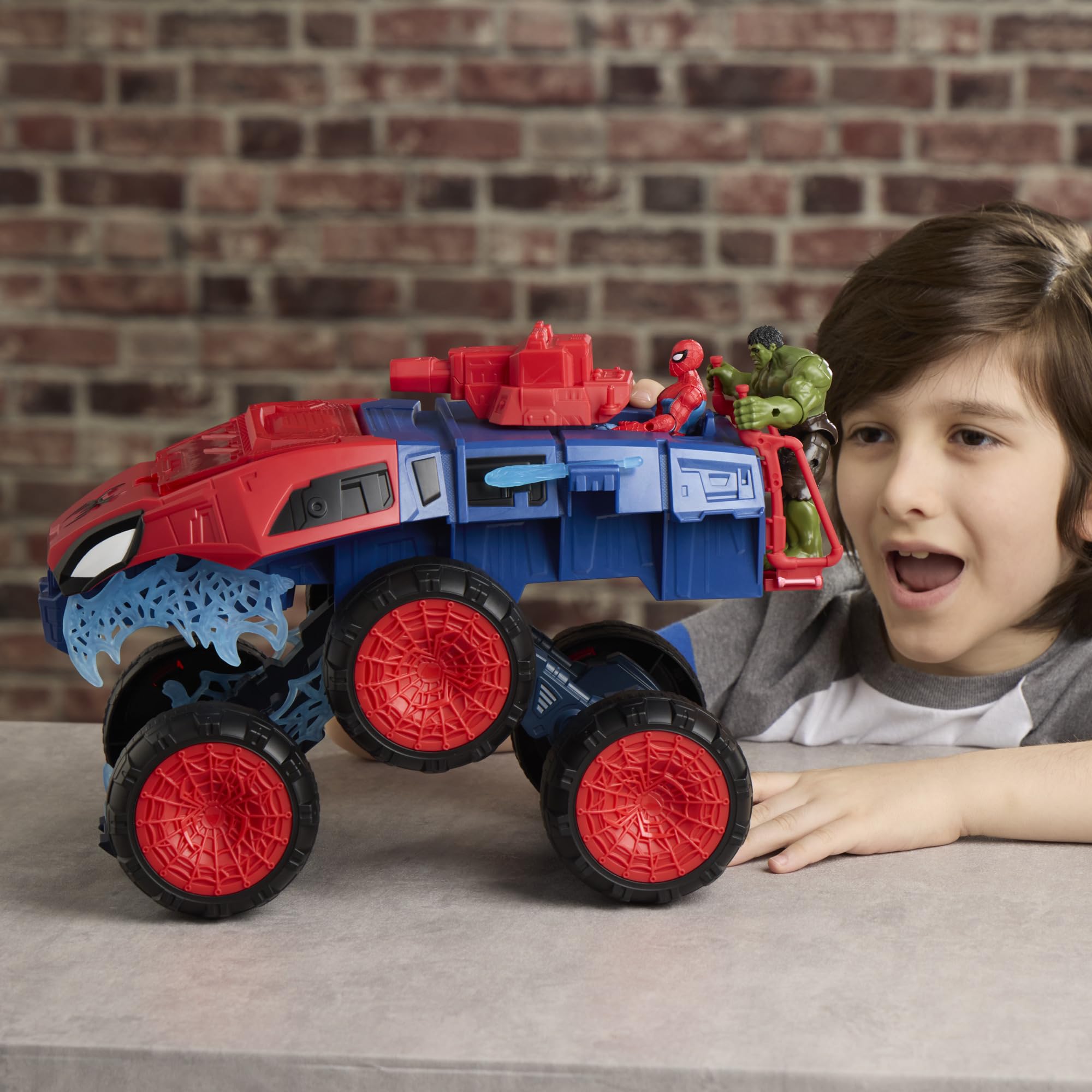 Marvel Spider-Man: Brand New Day 2-in-1 Super Mampf-Fahrzeug, Fahrzeug für Action-Figuren (11,4 cm), Superhelden-Spielzeuge und Figuren, ab 4 Jahren