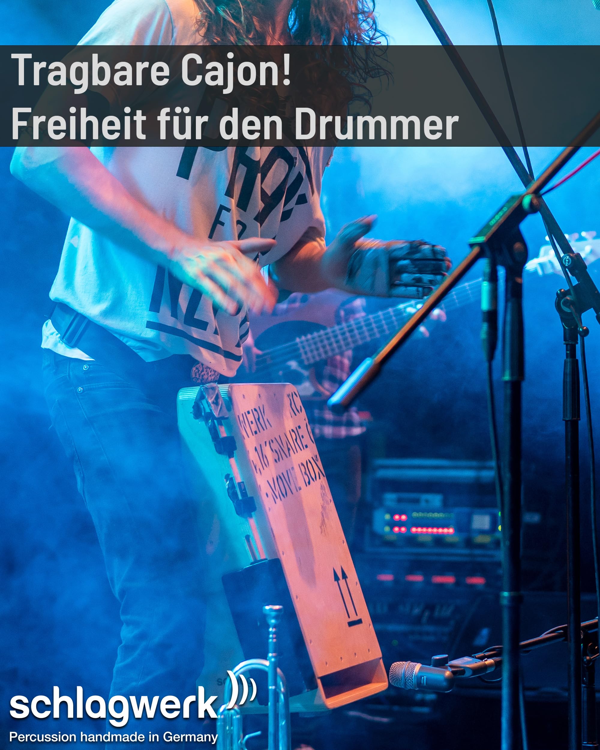 Schlagwerk MB110 Move Box Cajon - tragbare mobile Cajon - Ideal für Bühne und Walking Acts - spielbar im Stehen und Gehen - inklusive Heck Stick und Tragegurt - mobiles Drumset