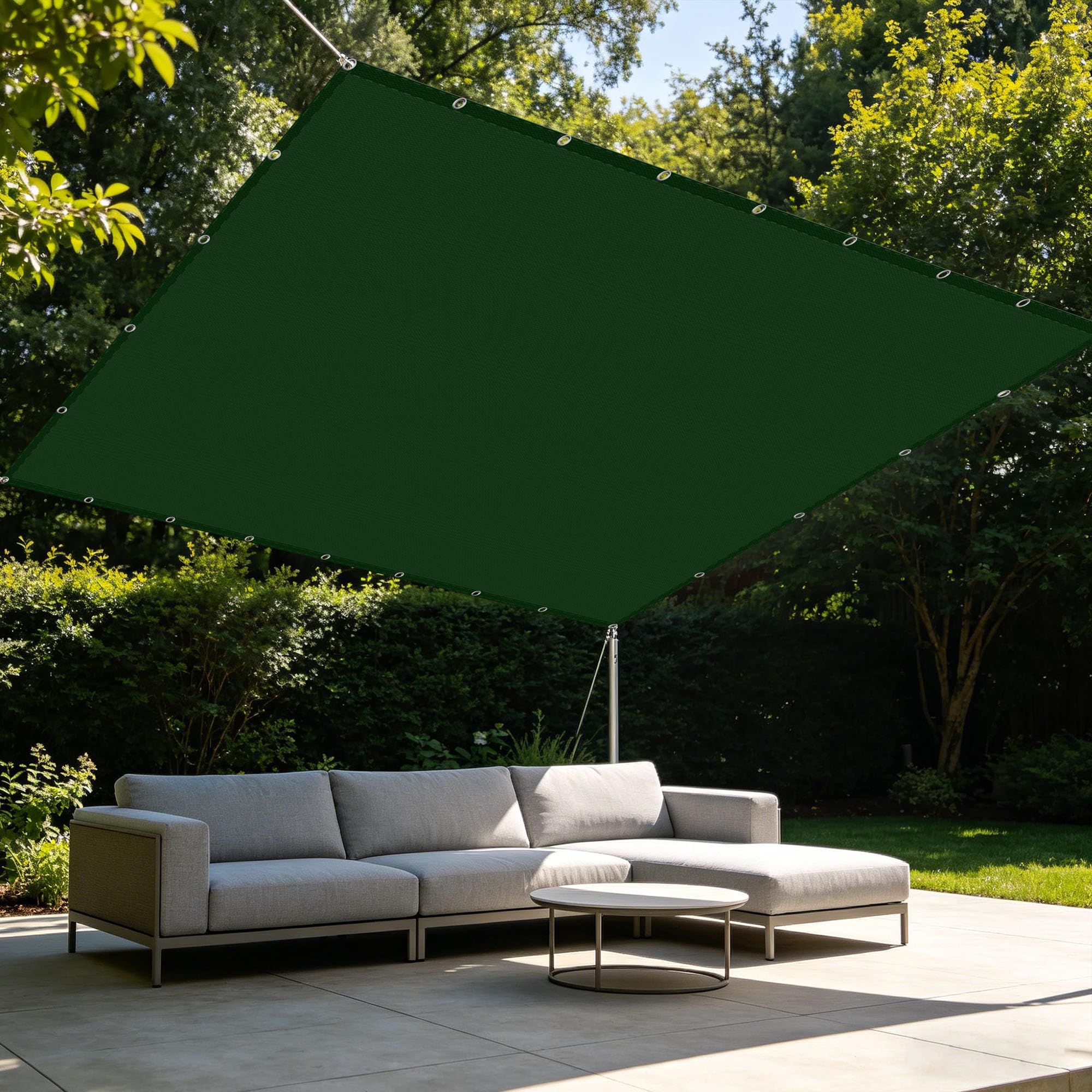 Voile d'ombrage étanche pour sublimer votre repas de jardin