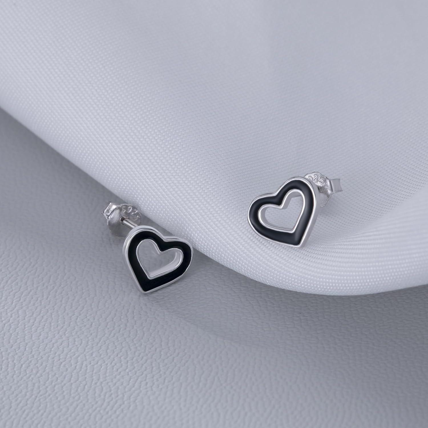 Reffeer Solid 925 Sterling Silver Black Heart Stud Earrings for Women Teen Girls Cute Heart Stud Earrings - Image 5