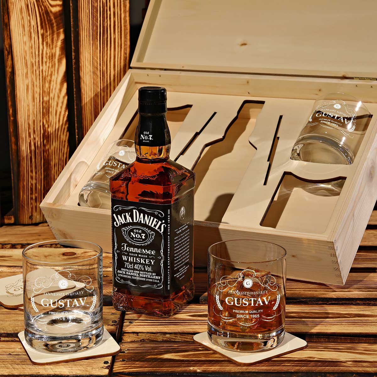 polar-effekt 10-TLG Whisky Geschenk-Set - 4 Gläser, 4 Untersetzer und Whiskey-Karaffe in Geschenkbox Geburtstagsgeschenk für Männer mit Gravur - Motiv Premium Quality