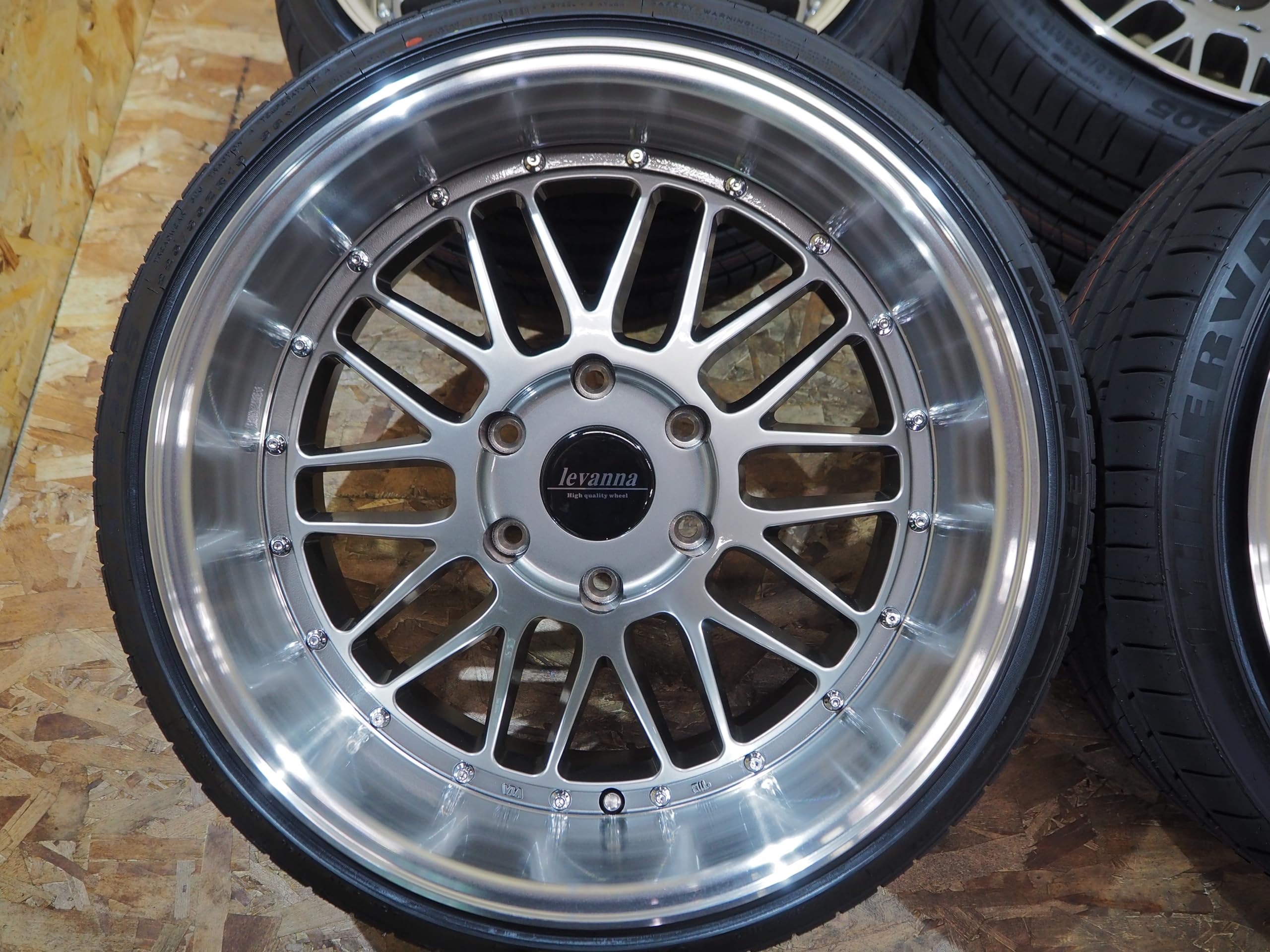 Amazon.co.jp: 輸入タイヤ付き levanna V10 LTH レヴァンナ エルティー 