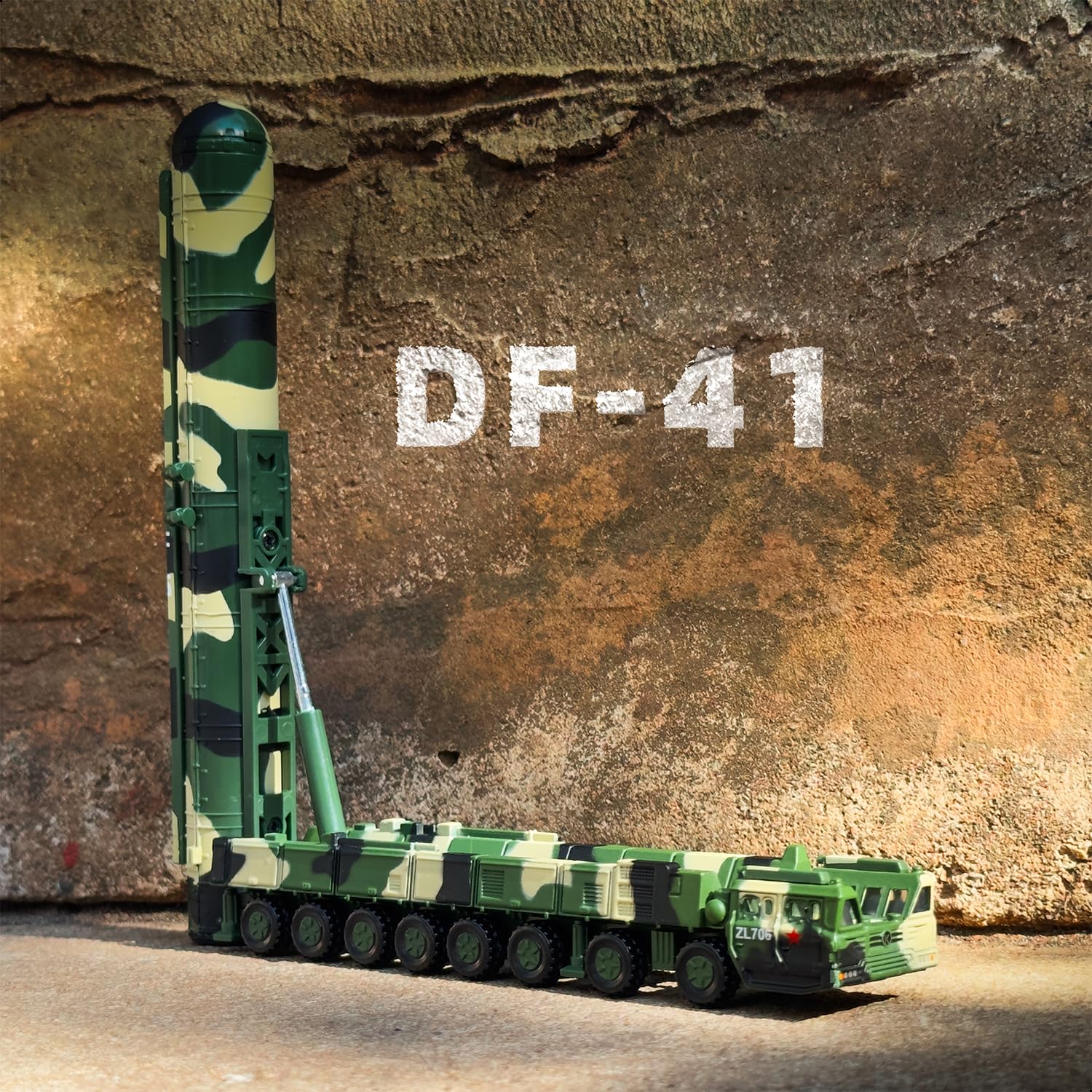 Maquette Missile DF-17 Supersonic 1:45 - Véhicule Lanceur Diecast - 40 Cm - Occasion