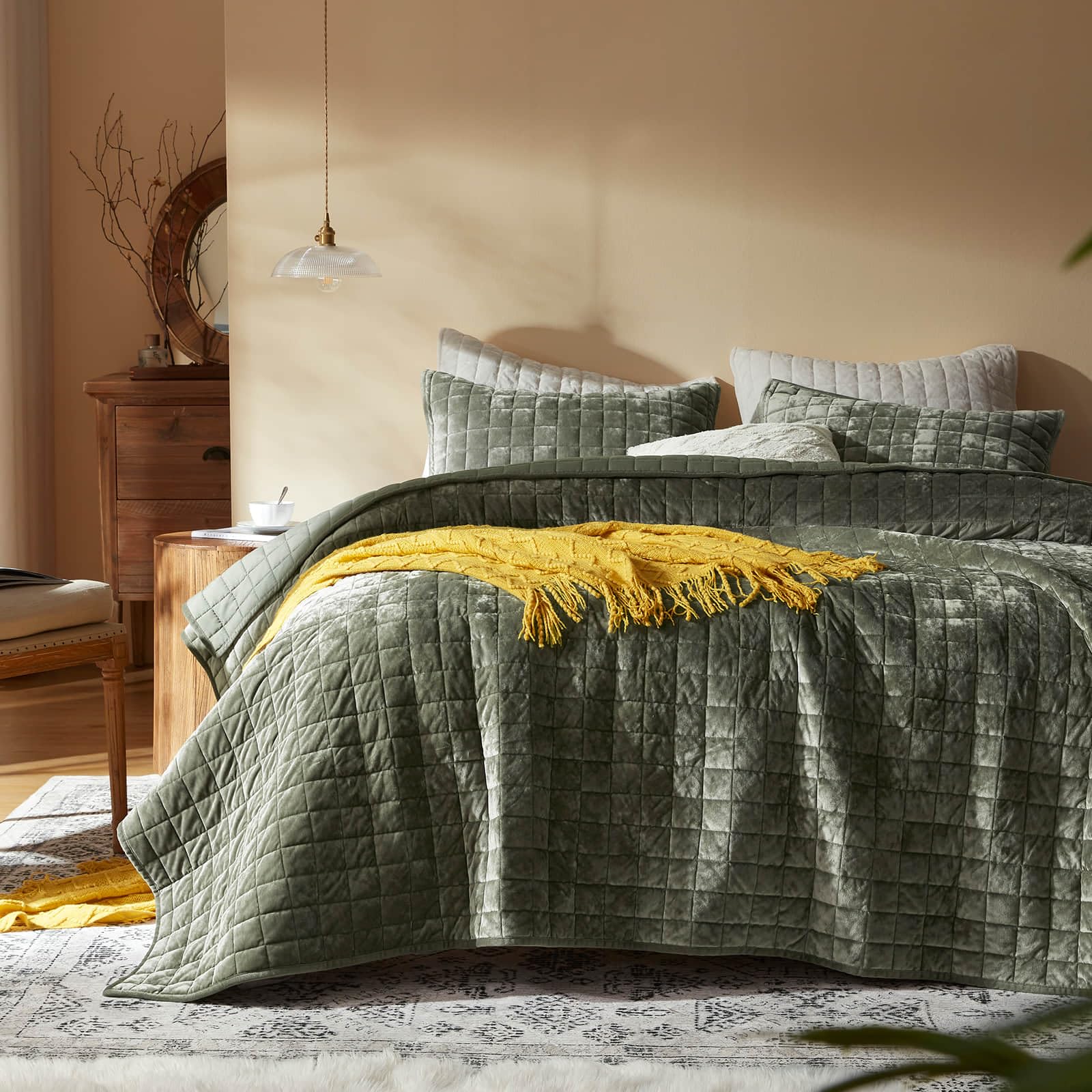 LEAONME Velvet Quilt Oversized California King 120x120 Olive Green