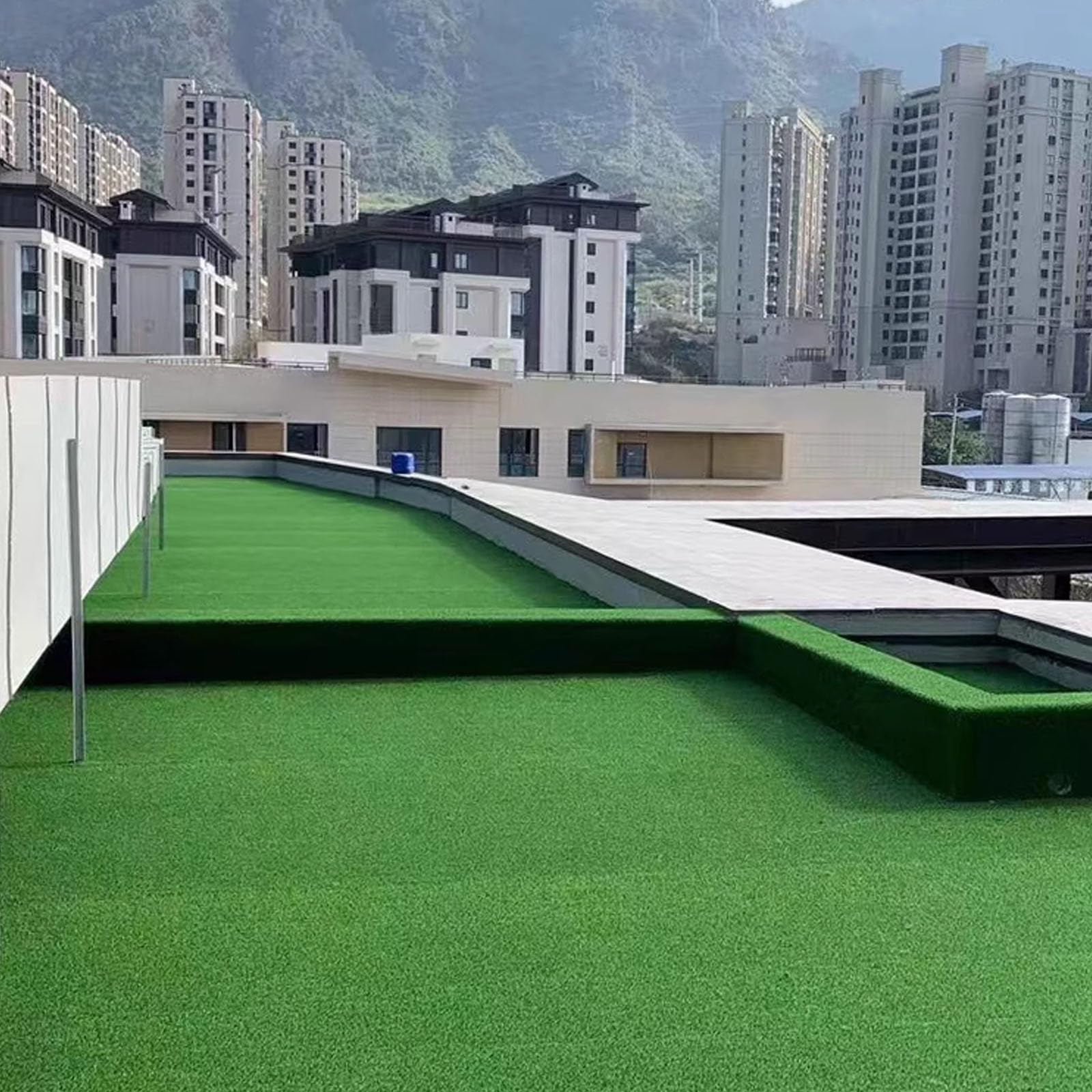 Erba Sintetica realistica per Uso Esterno - Prato Artificiale Ideale per Giardini, patii e balconi (170x800 cm, Verde) - Soluzione paesaggistica Durevole e a Bassa Manutenzione
