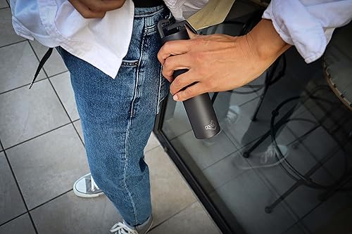 Miniatura 7 de IPPINKA Poketle - Botella aislada personal con mosquetón colgante, botella portátil para exteriores, 6.1 fl oz, color verde oliva