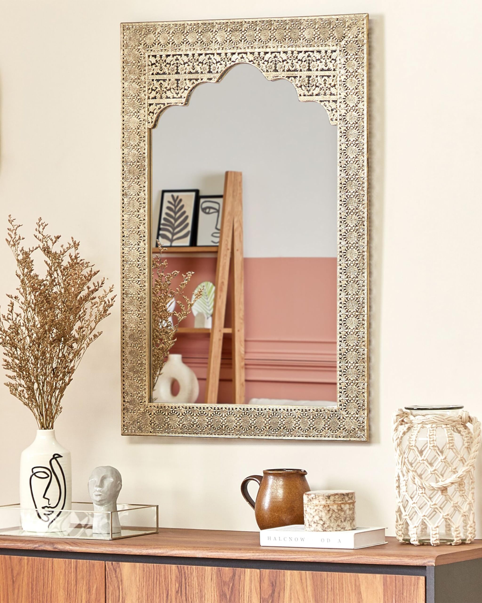 Beliani Espejo de Pared Dorado 60 x 91 cm Rectangular diseño marroquí Pali