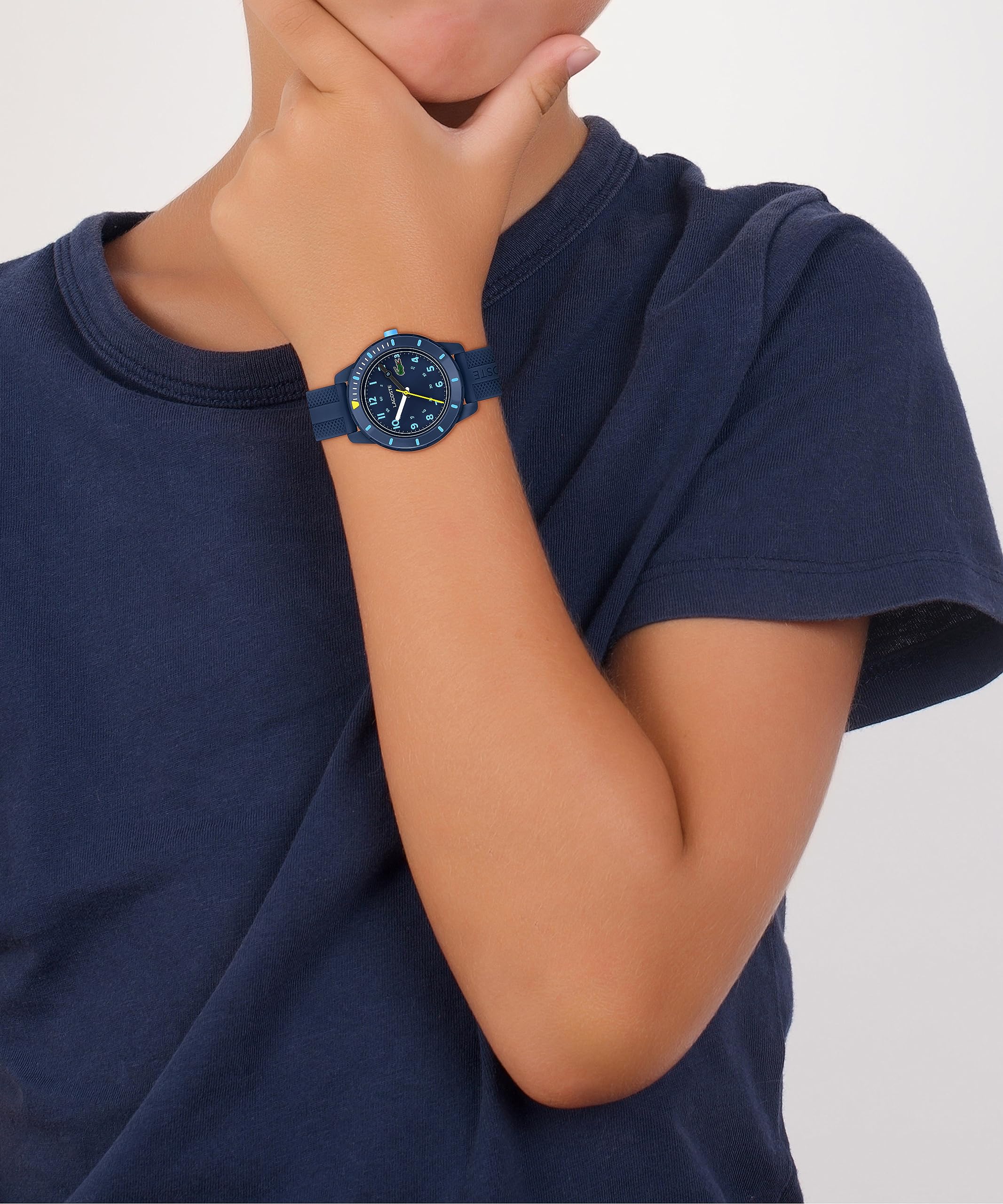 Lacoste Montre Analogique à Quartz pour Enfants Collection Mini Tennis avec Bracelet en Silicone