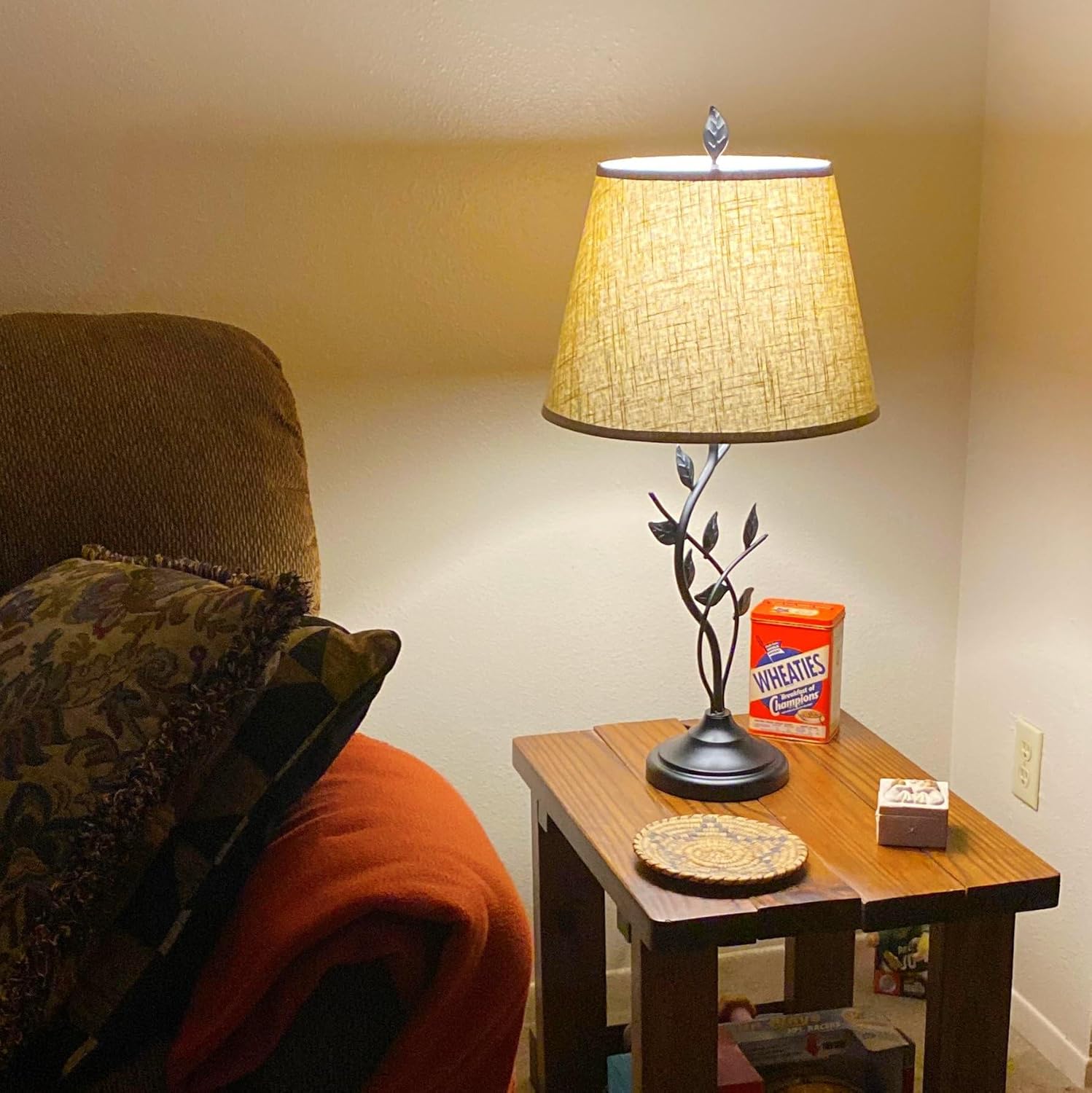 Kira Home Ambrose 31" Traditional Rustic Table Lamp + Beige Fabric Shade, Leaf Detailed Body, 7W LED Bulb (Energy Efficient, Eco-Friendly), Matte Black Finish