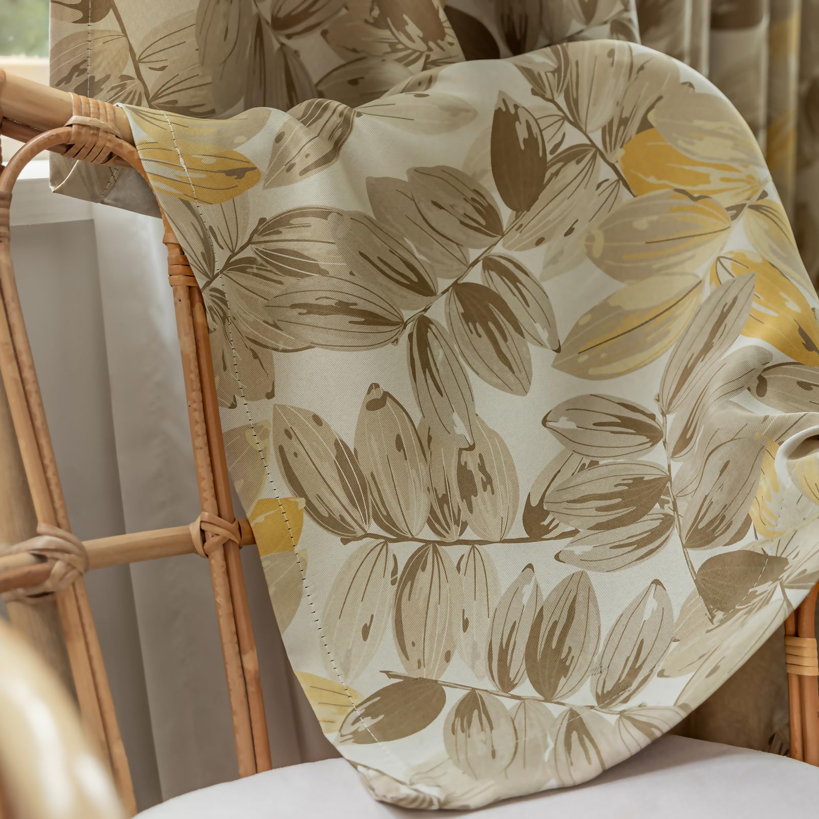 SUOUO Verdunkelungsvorhänge mit Blättern, für Schlafzimmer, Gemustert, Blumenmuster, Raumverdunkelung, H245 x B140 cm, 2er-Set, Fenstervorhänge für Wohnzimmer